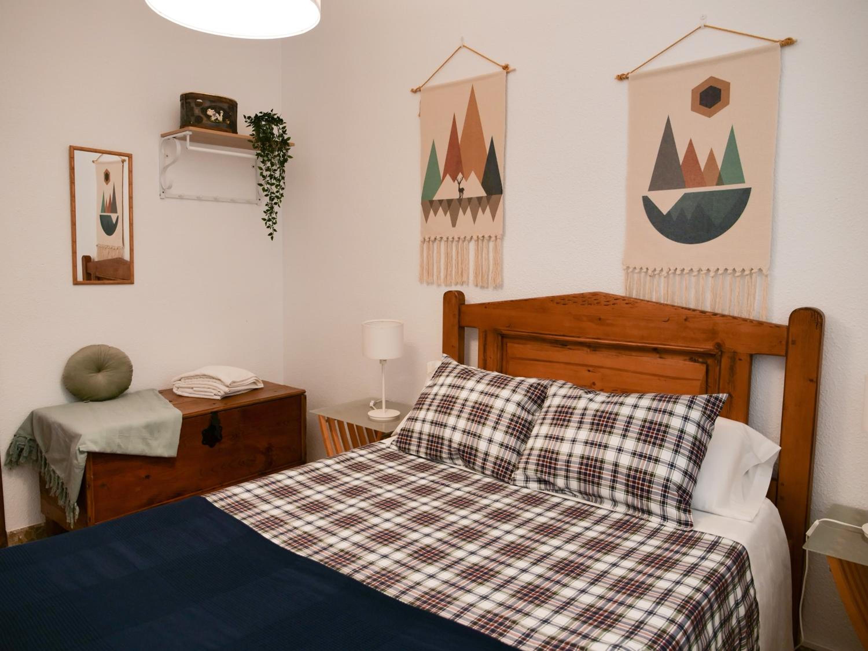 Four-Bedroom House - Photo 36