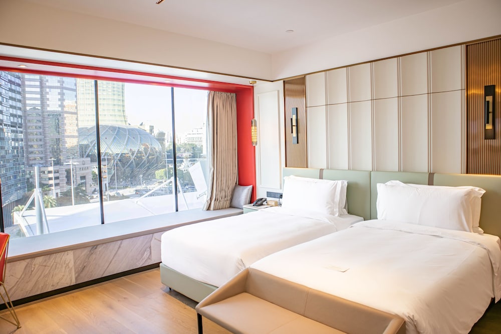 Gold (Resorts World) Fountain View Room photo 2