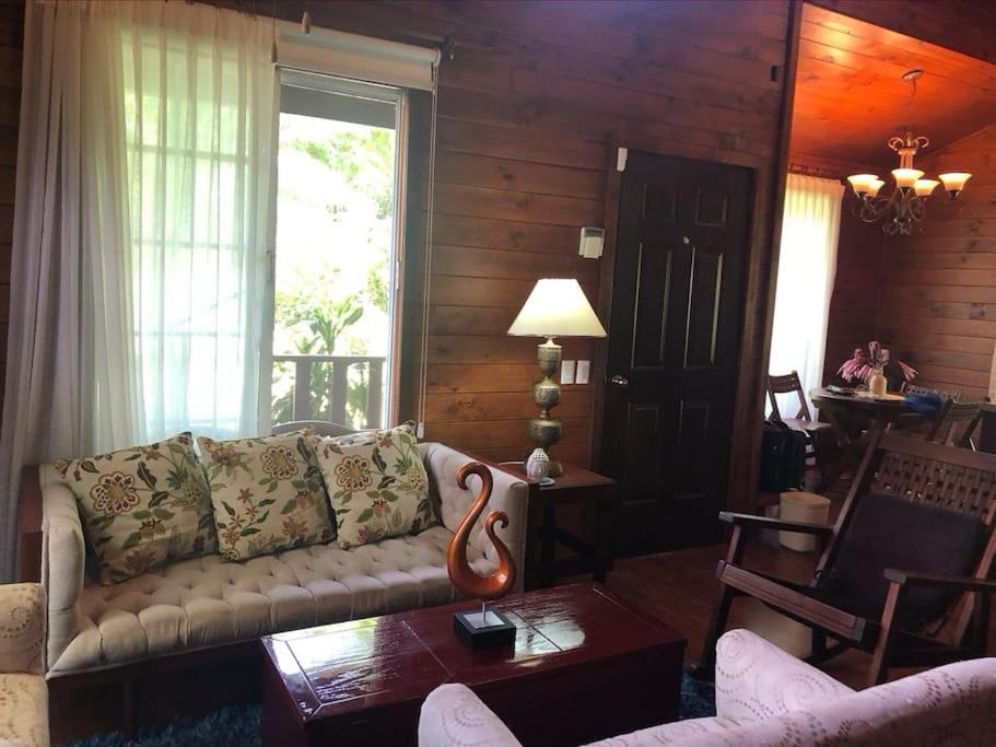 Five-Bedroom House photo 2