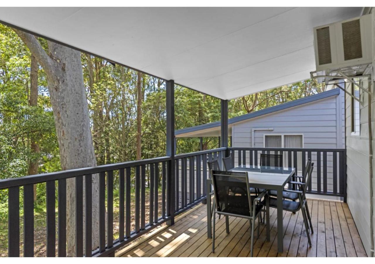 Deluxe 2 Bedroom Treetop Spa Cabin photo 3