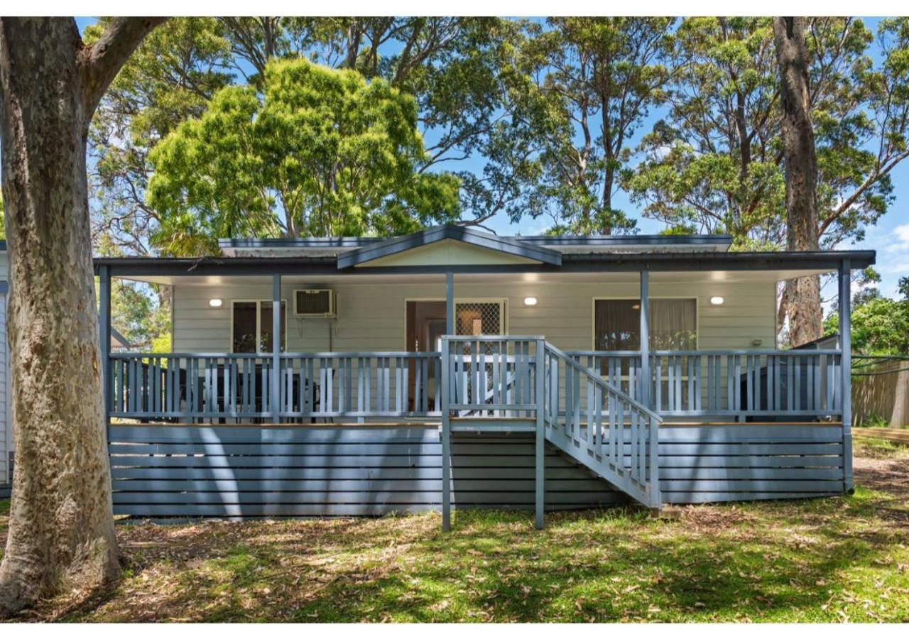 Deluxe 2 Bedroom Treetop Spa Cabin photo 2