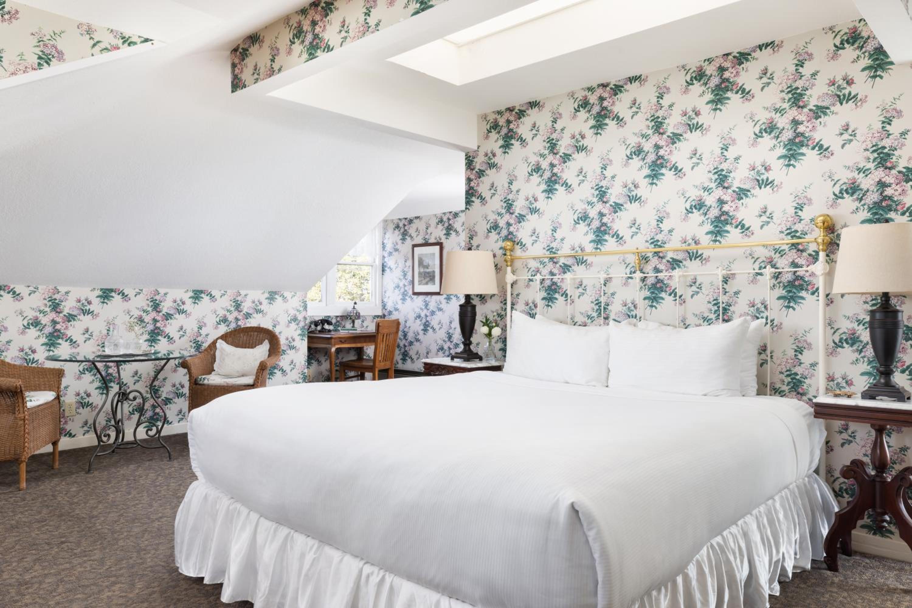 Deluxe King Suite