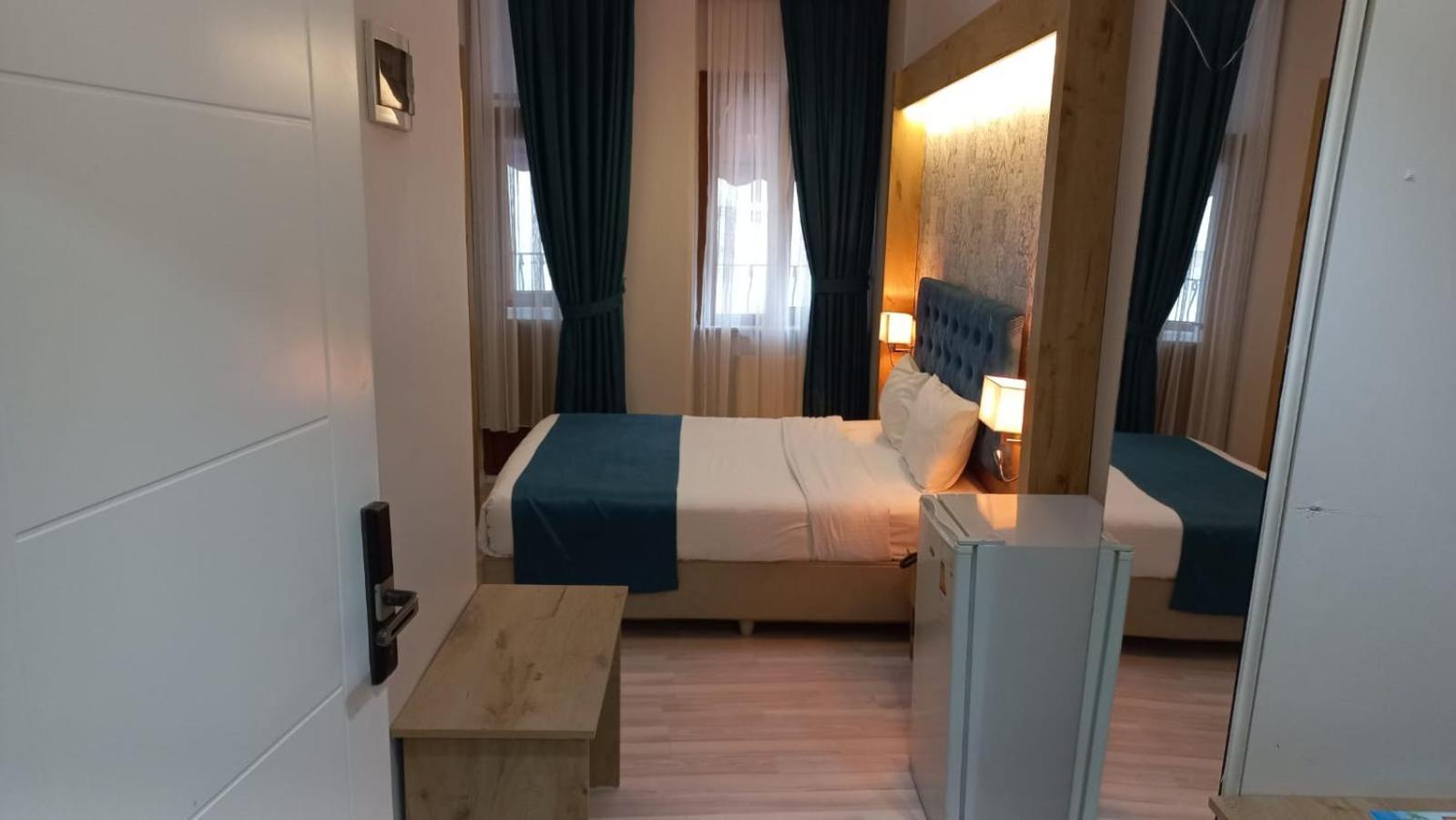 Deluxe Double Room with Balcony photo 2