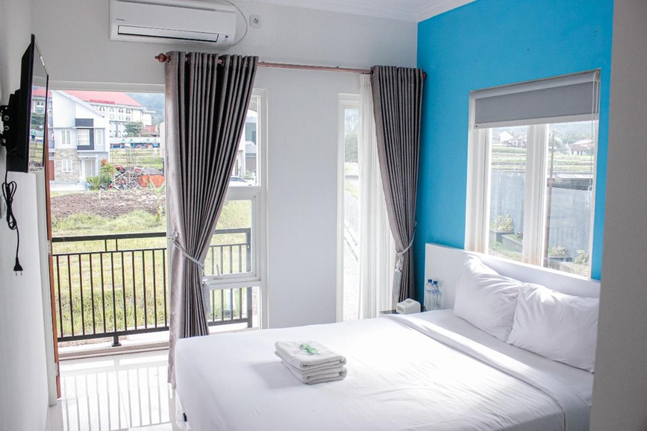 Deluxe Double Room with Balcony photo 1