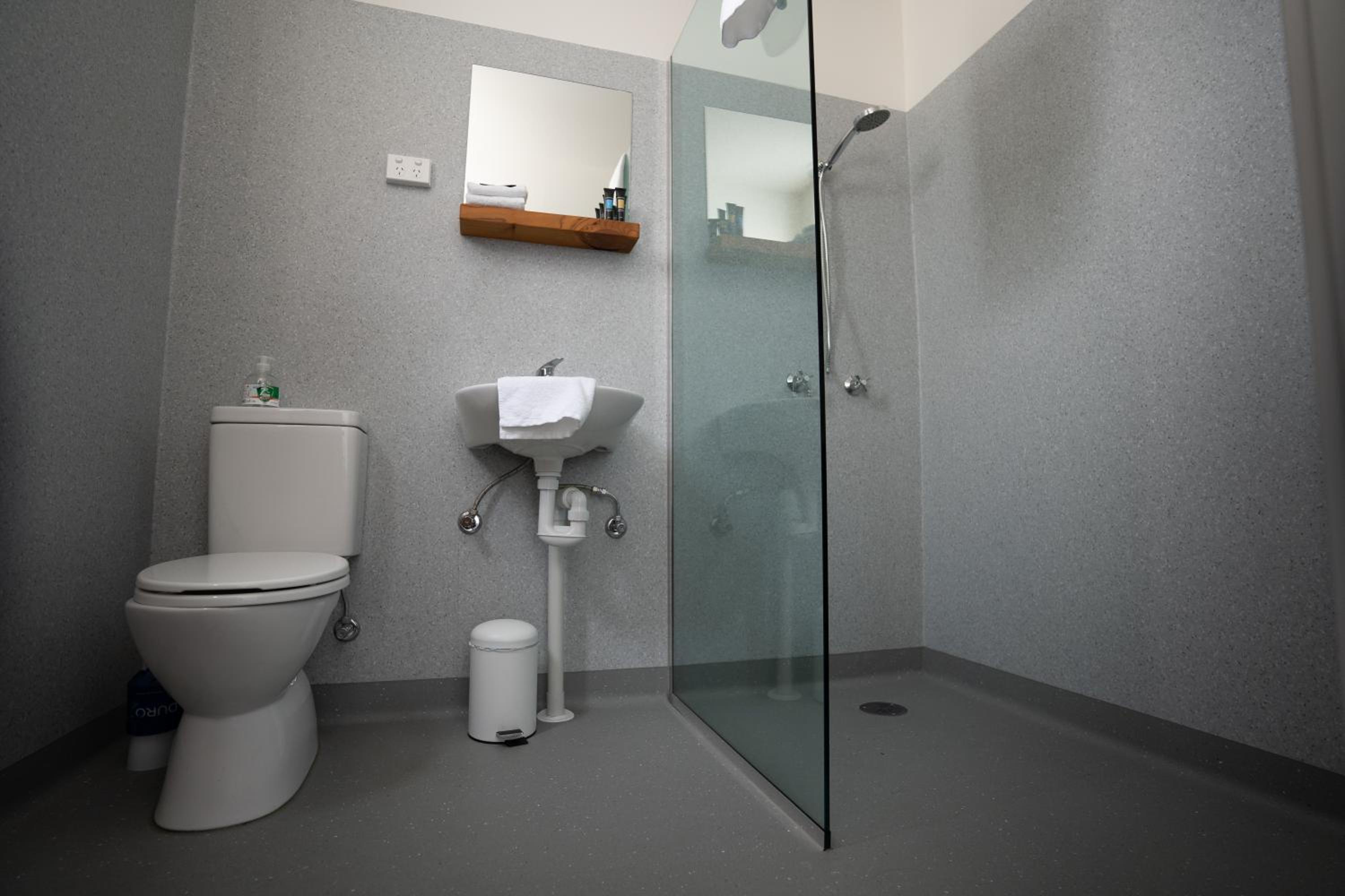 Triple Room - Photo 9