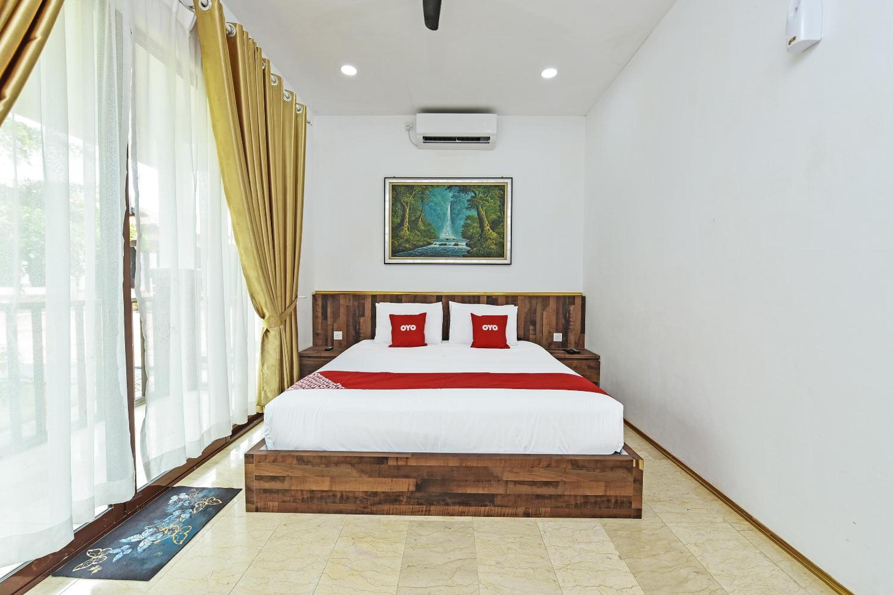 One-Bedroom Apartment photo 2