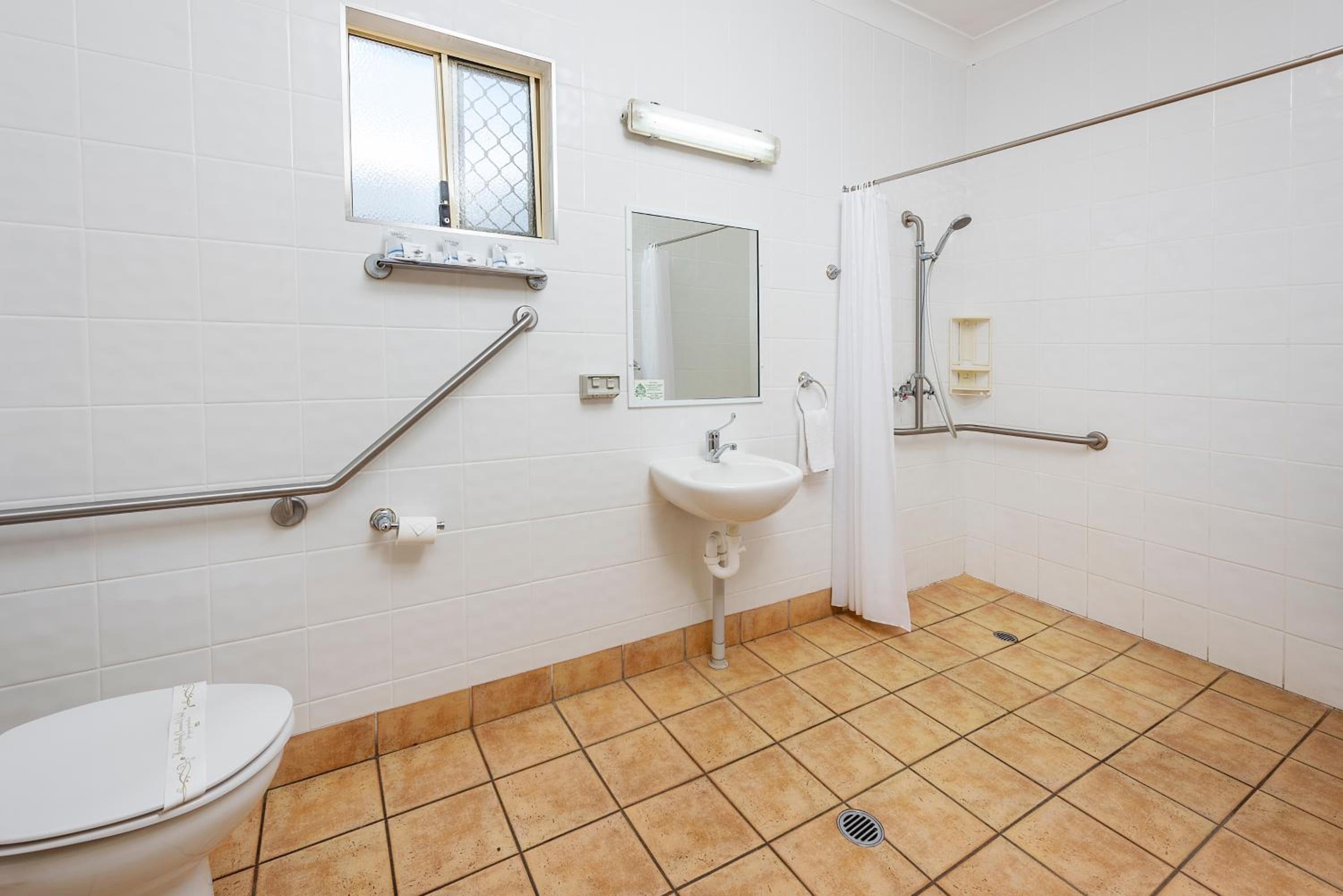 Standard Double or Twin Room photo 3