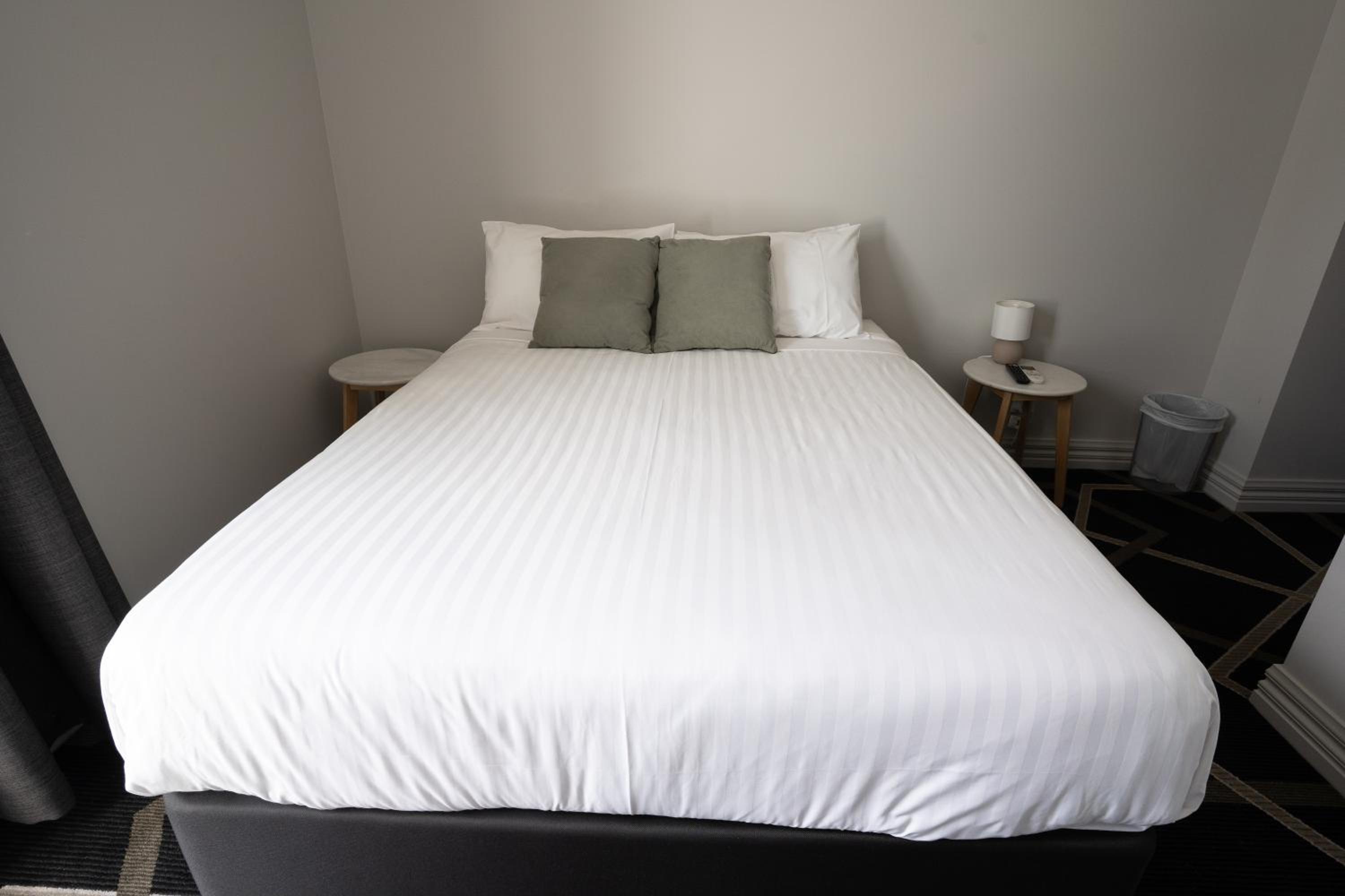 Queen Room photo 1