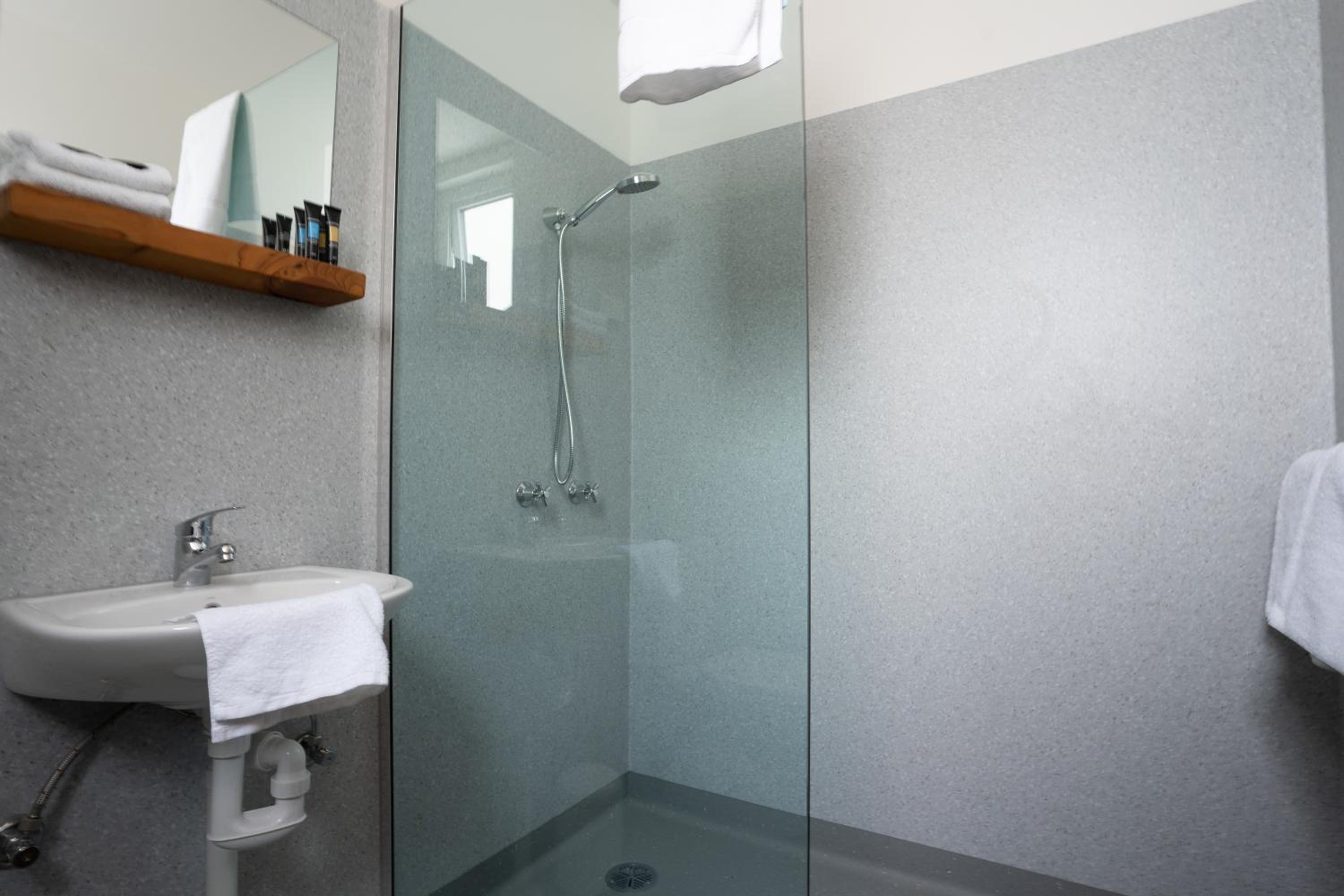 Triple Room - Photo 8