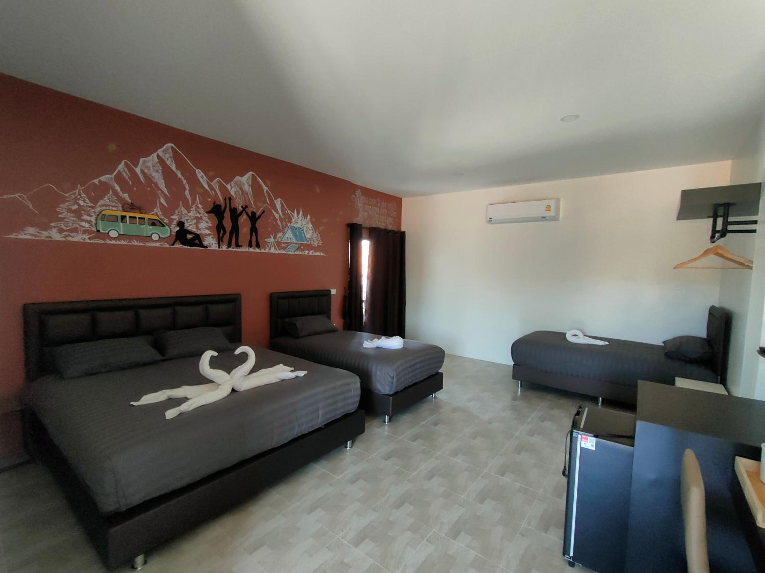 Classic Quadruple Room - Photo 1
