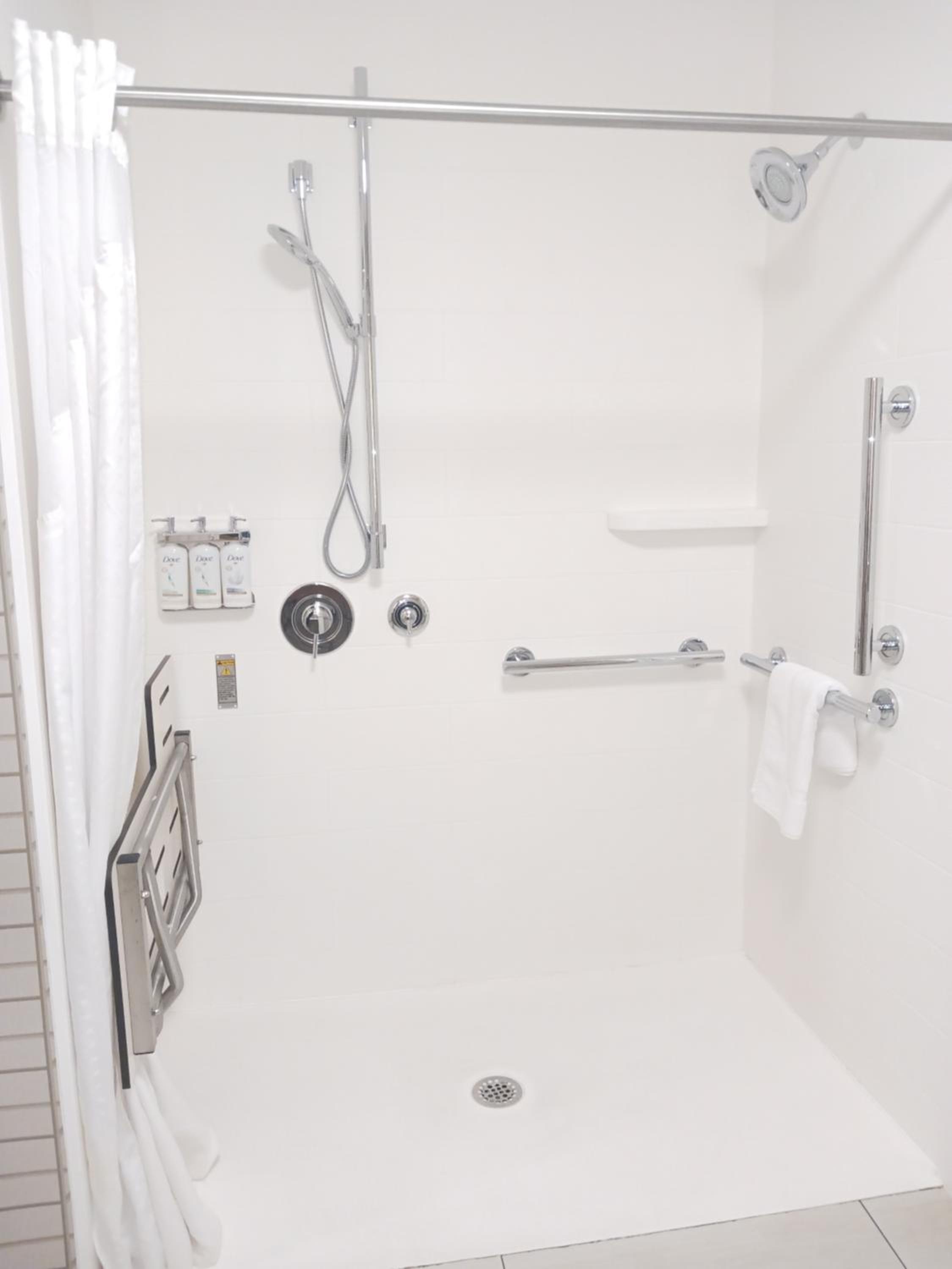 King Room with Roll-In Shower - Disability Access photo 2