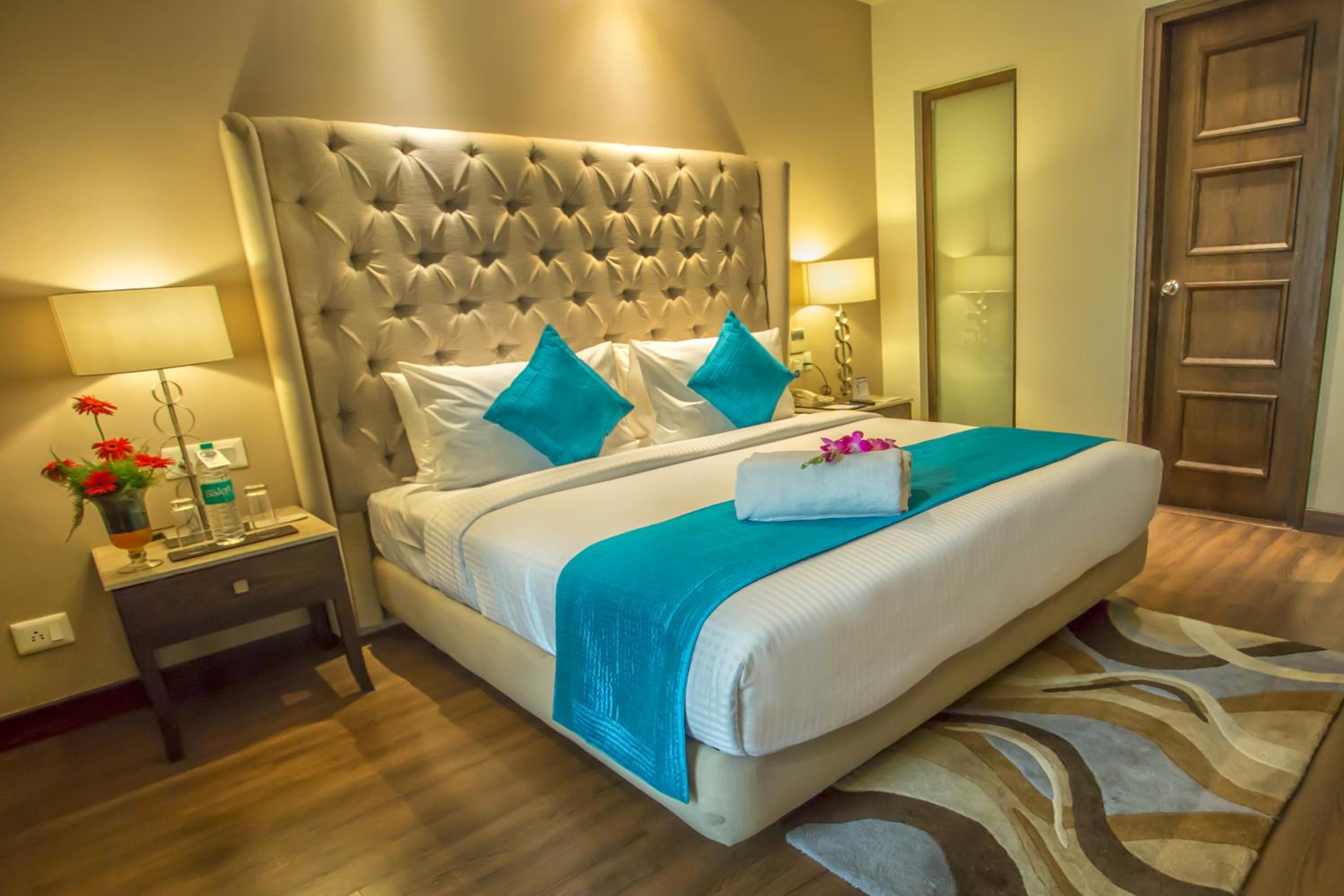 Queen Room With Pool View