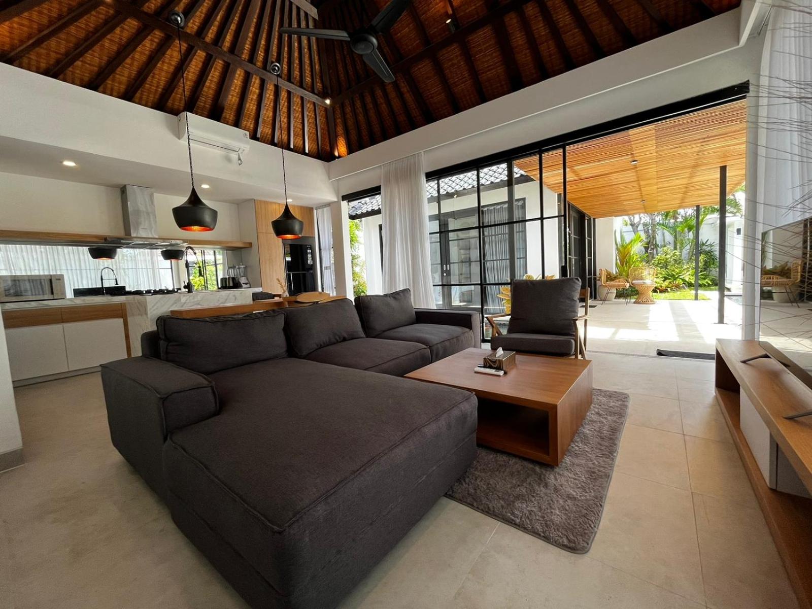 Villa with Private Pool - Photo 21