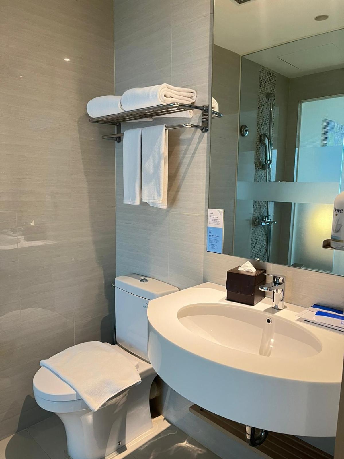 Standard Twin Room with Free Breakfast photo 2