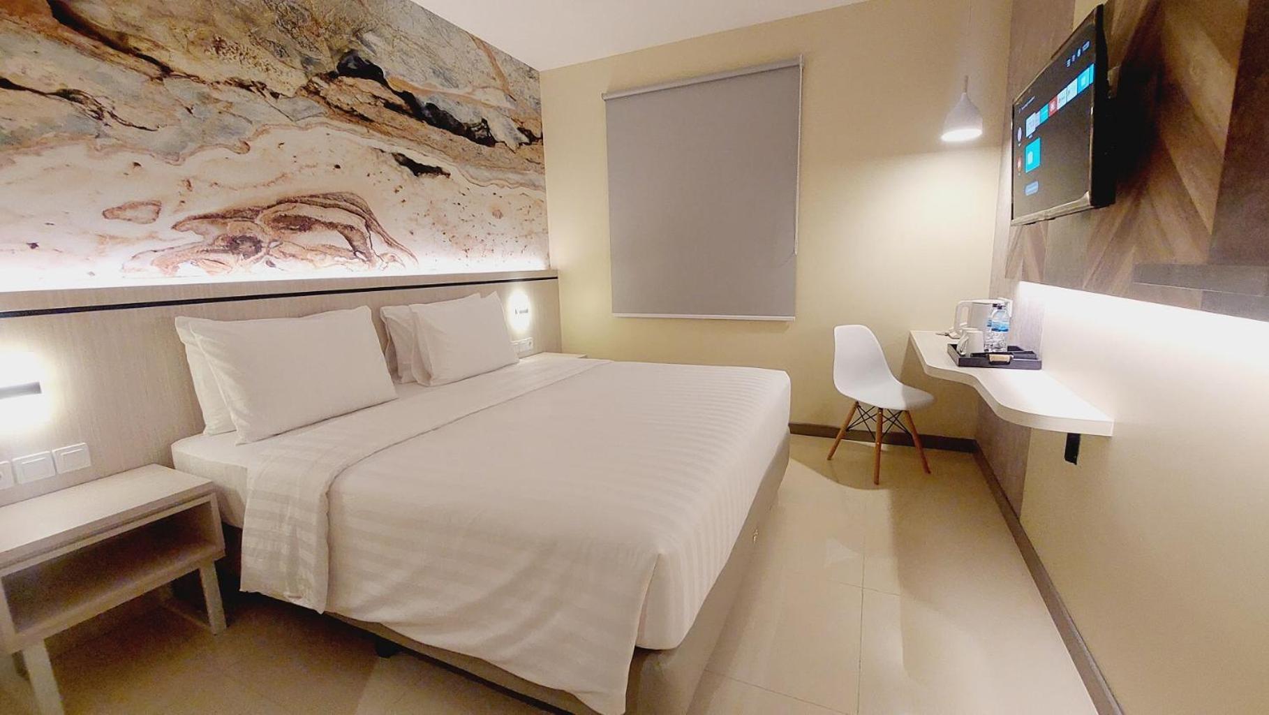 Superior King Room - Photo 9