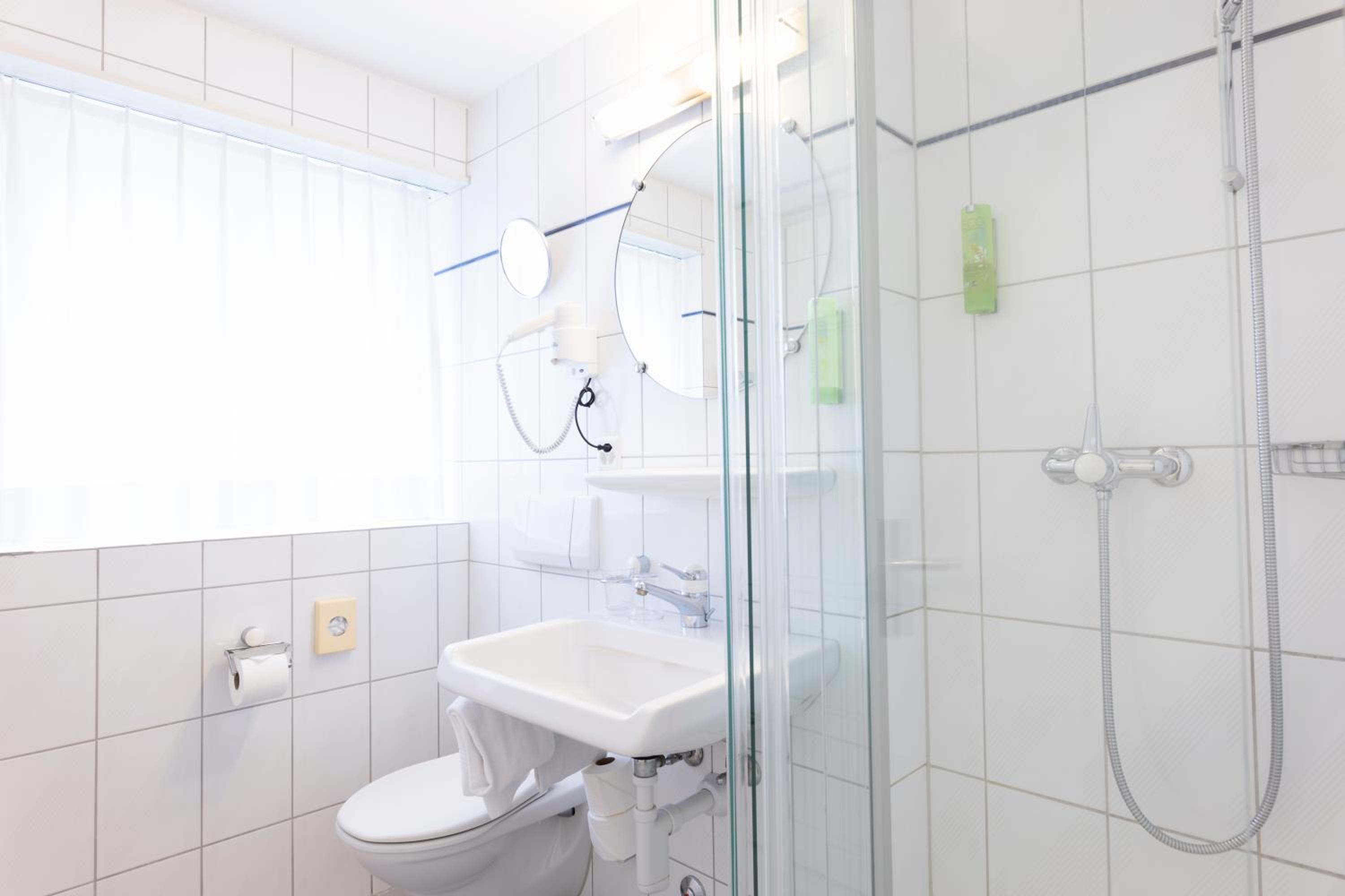 Standard Double Room - Photo 6