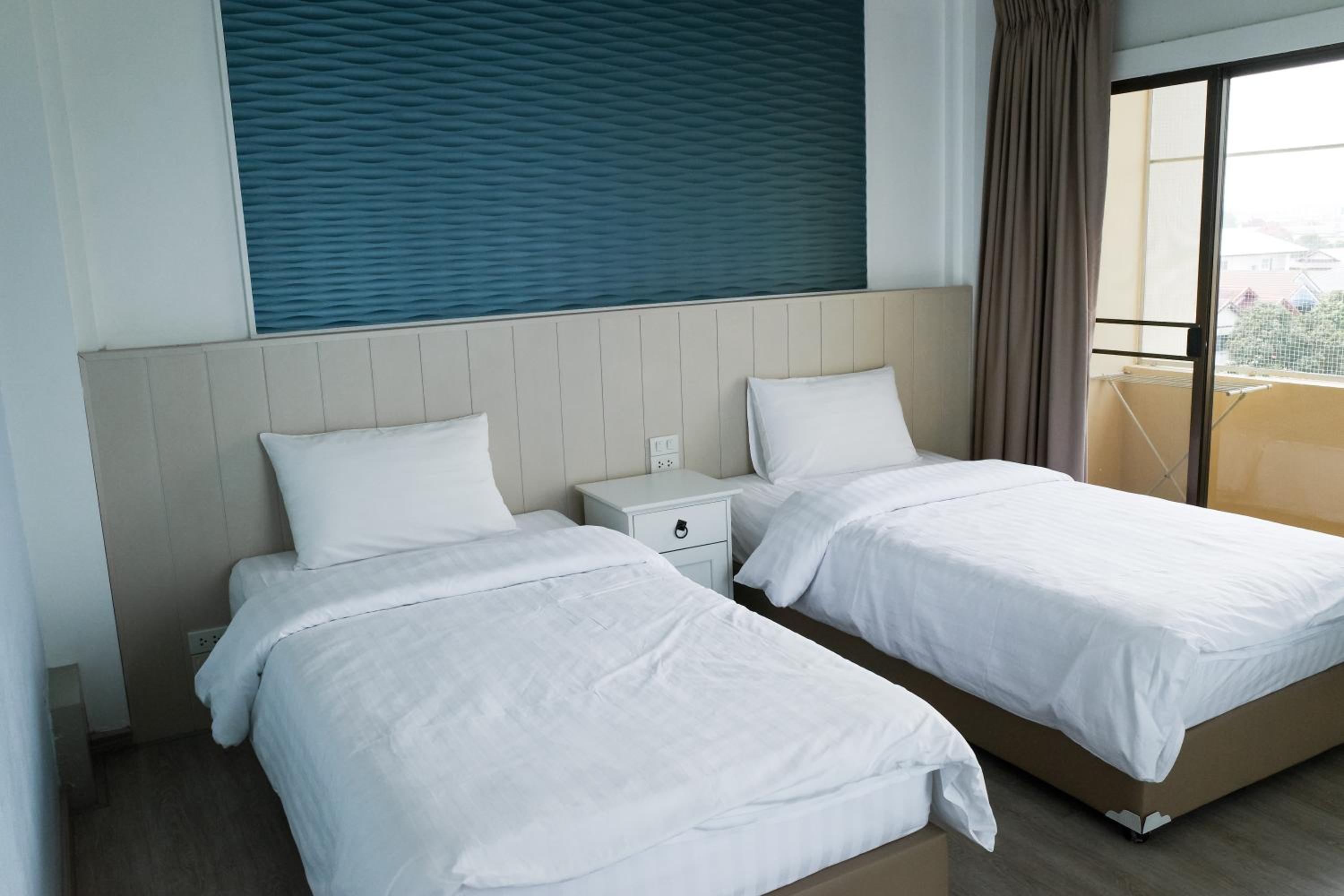 Standard Twin Room photo 2