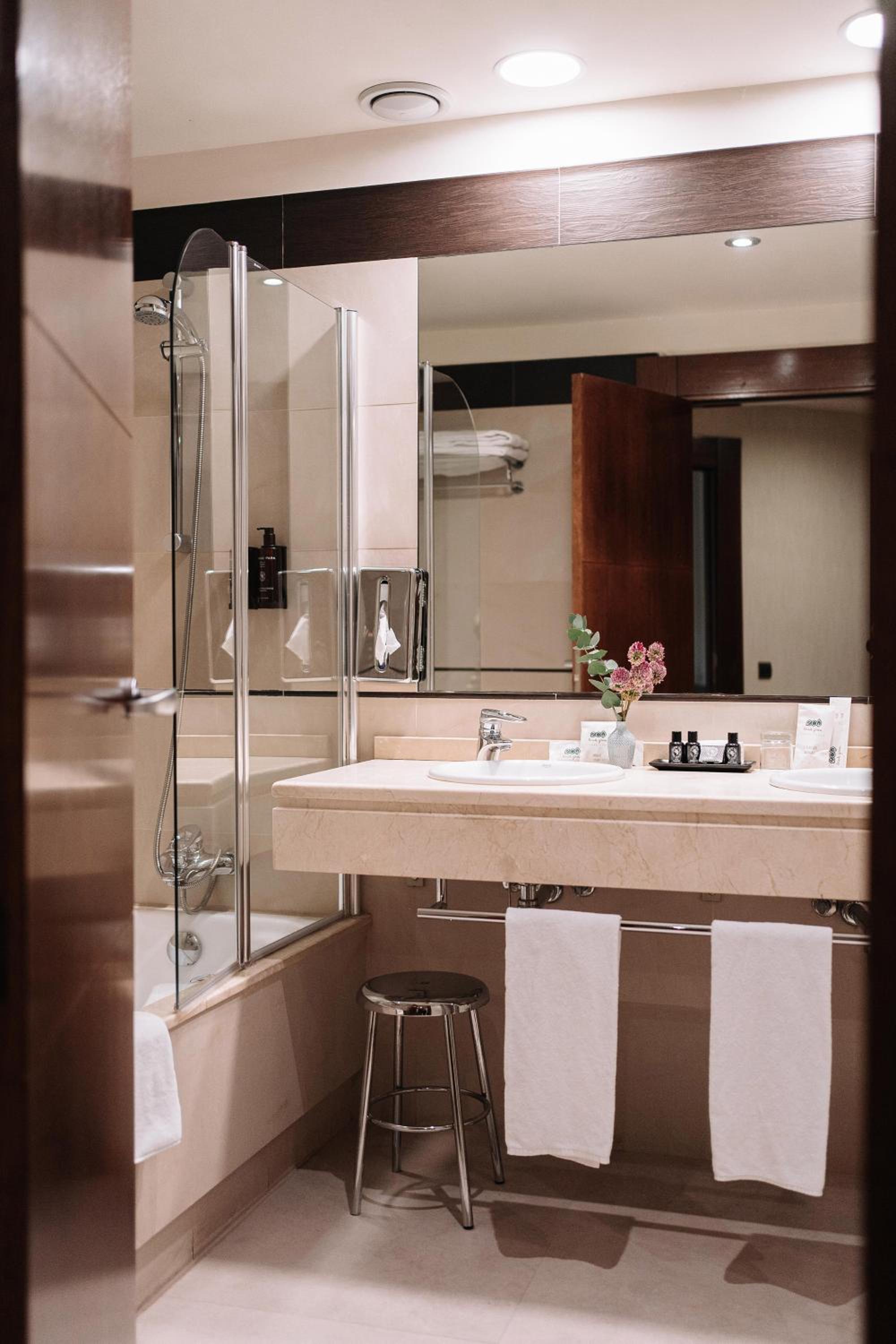 Superior Room - Photo 5