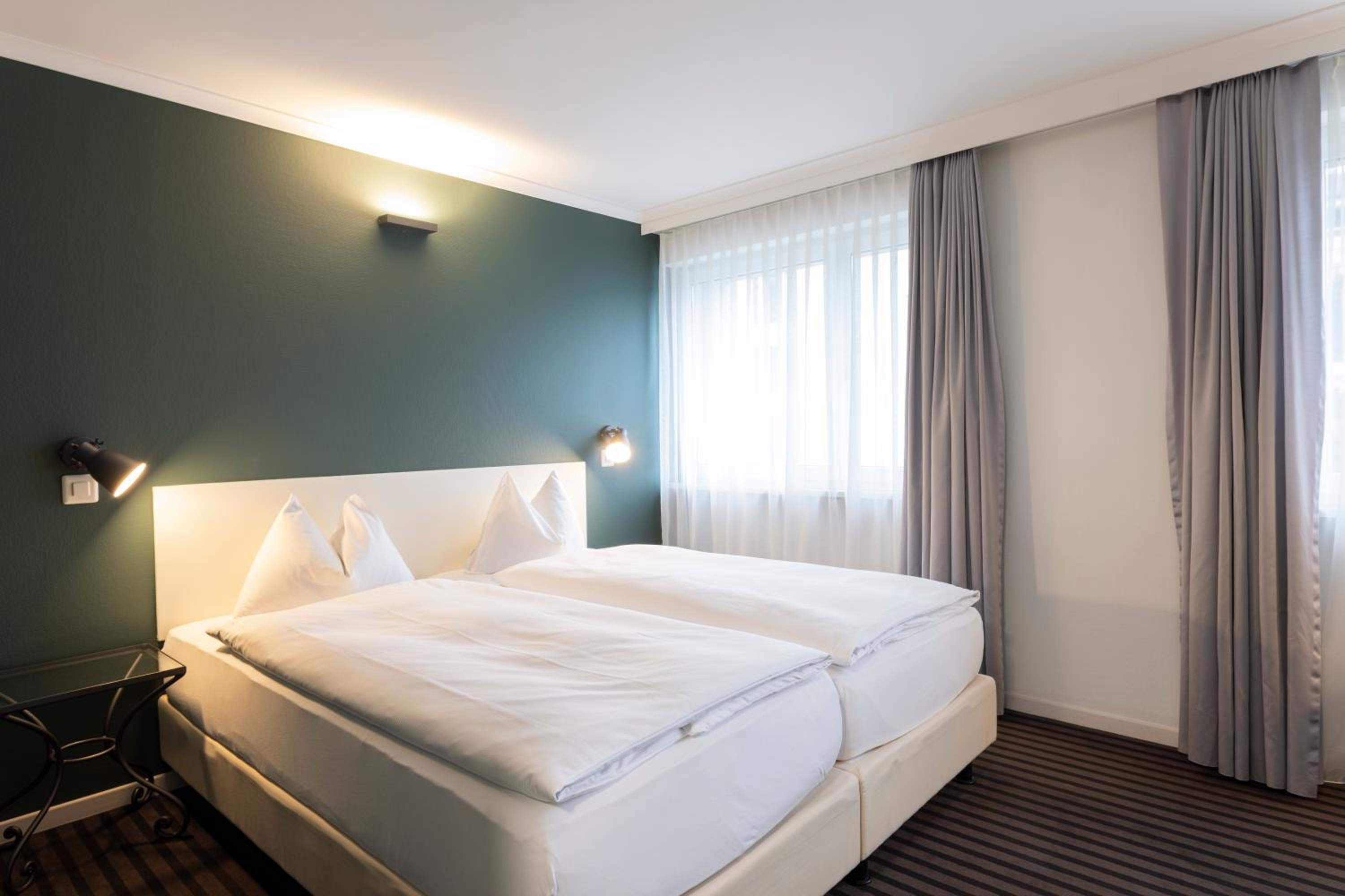 Standard Double Room - Photo 3