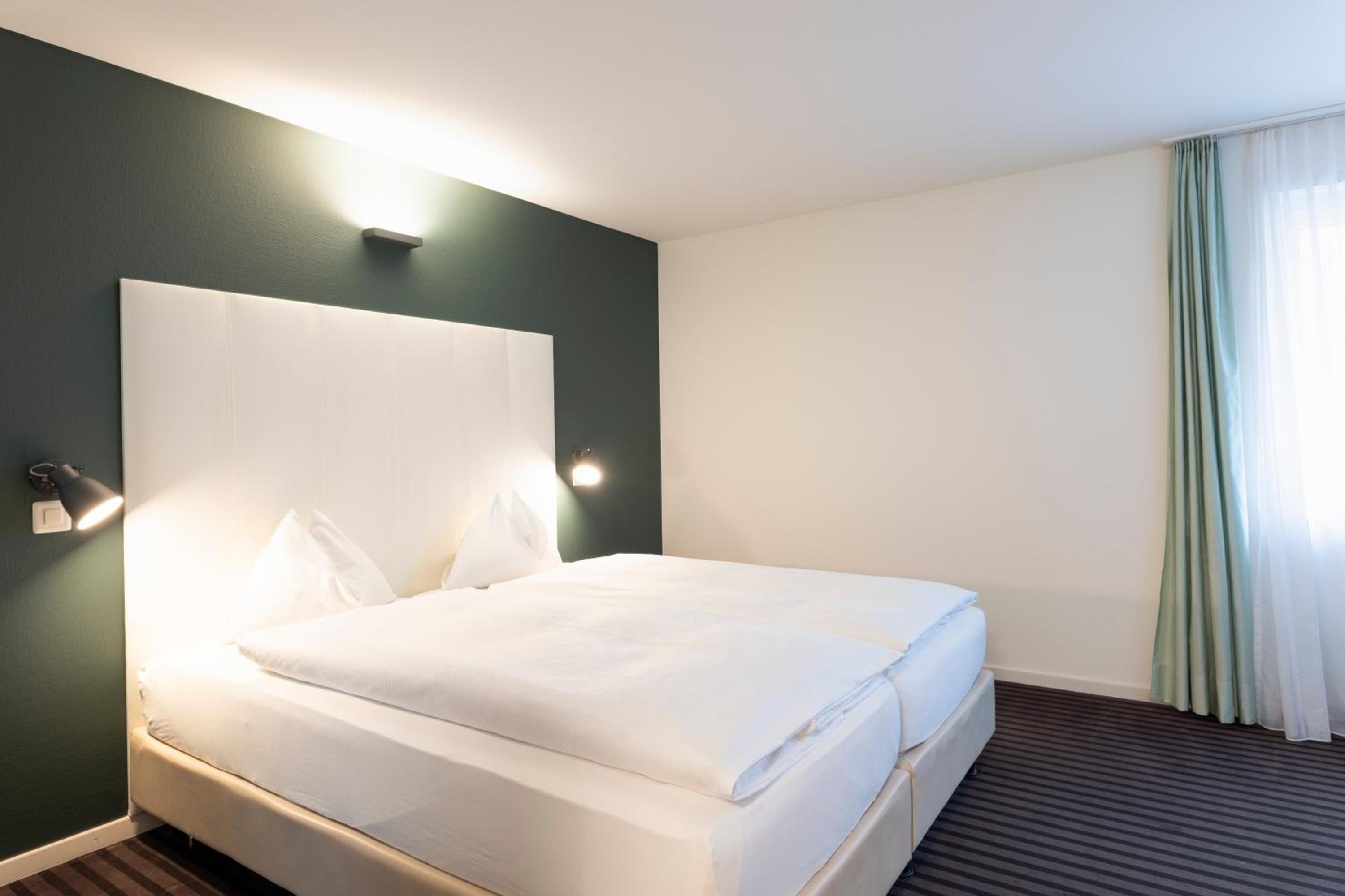 Standard Double Room - Photo 2