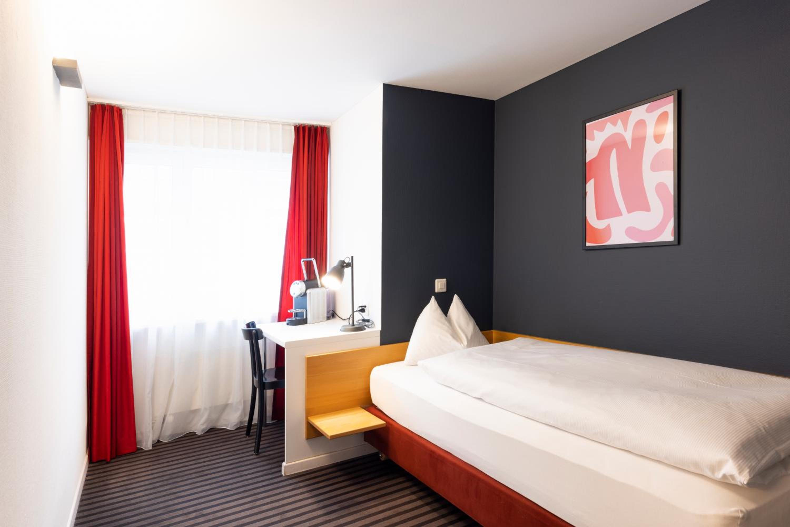 Standard Single Room photo 2