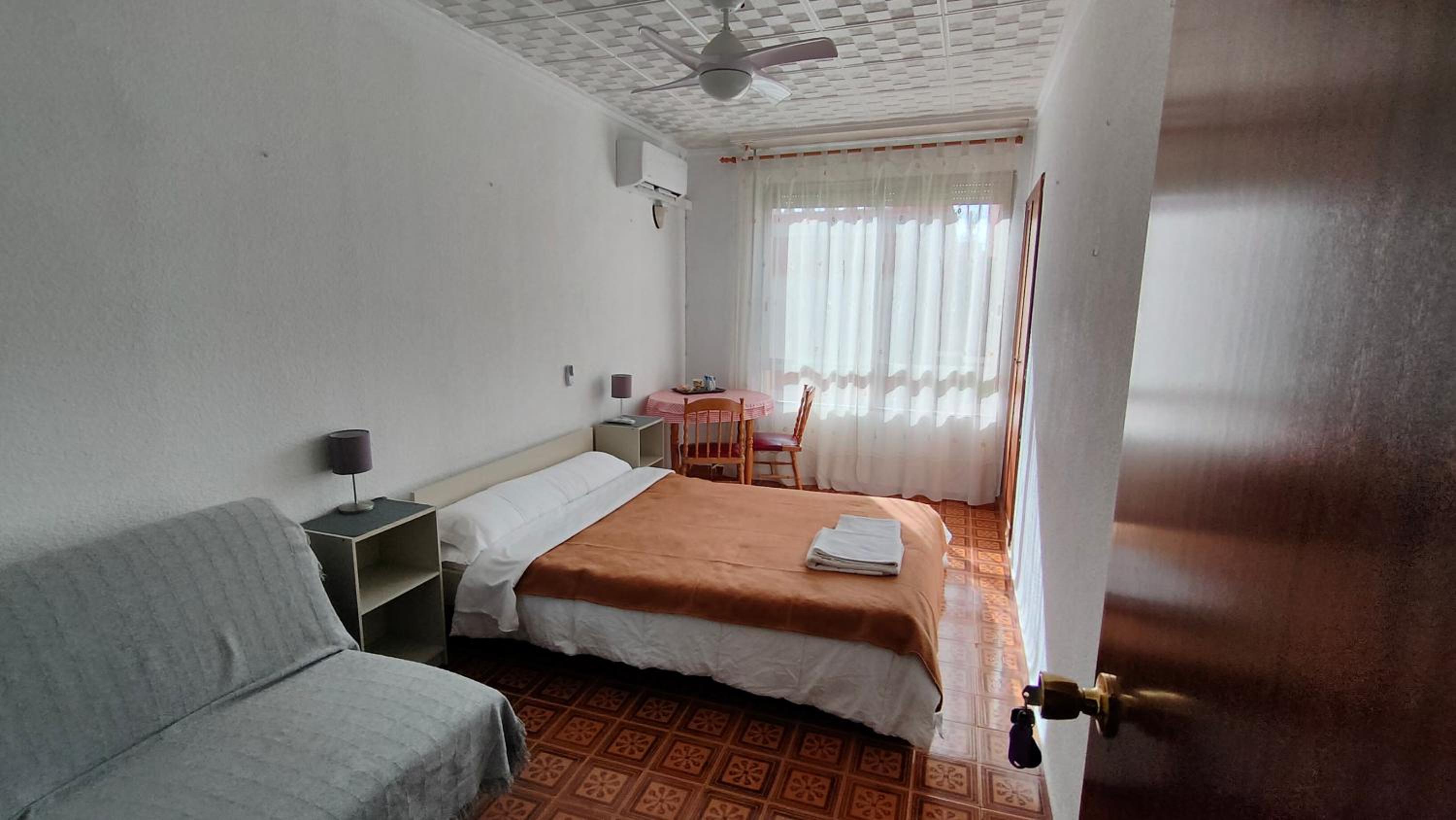Budget Twin Room photo 3