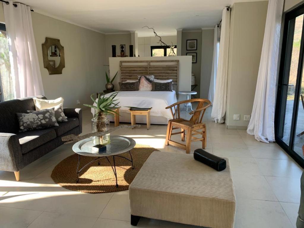 Deluxe Double Room with Shower - Photo 9