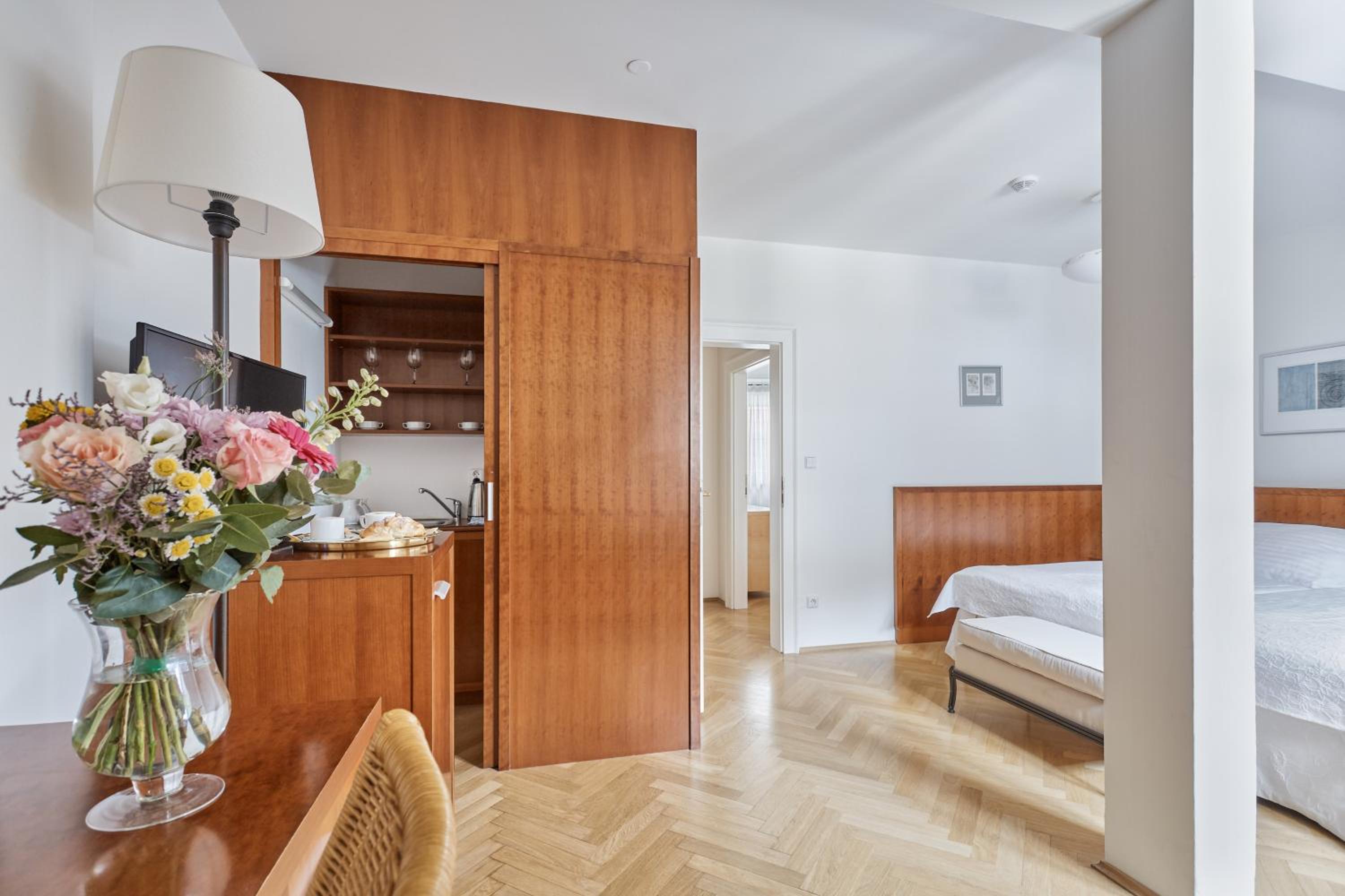 Two-Bedroom Suite - Photo 3
