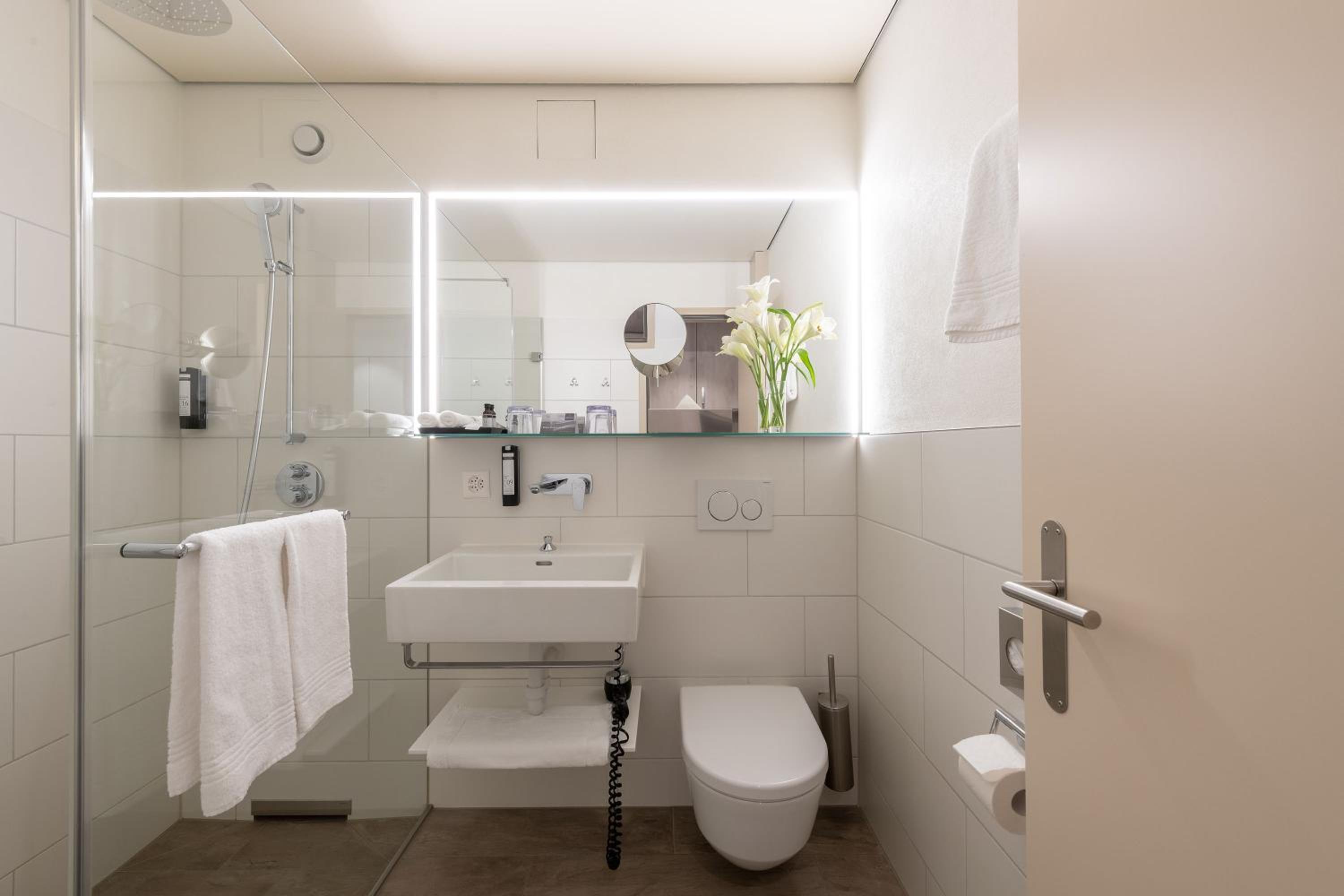 Premium Double Room - Photo 6