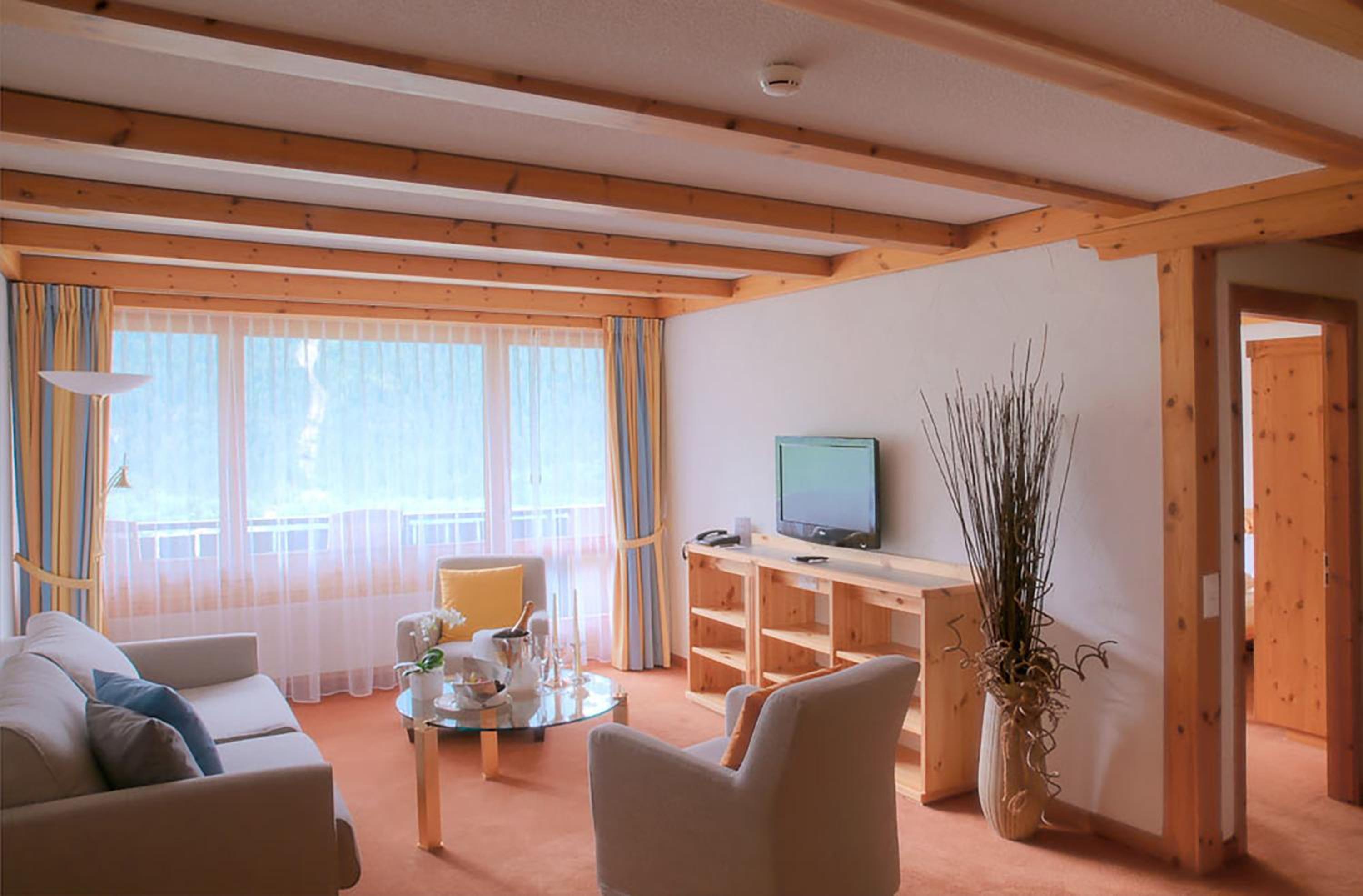 Suite with Eiger Mountain View