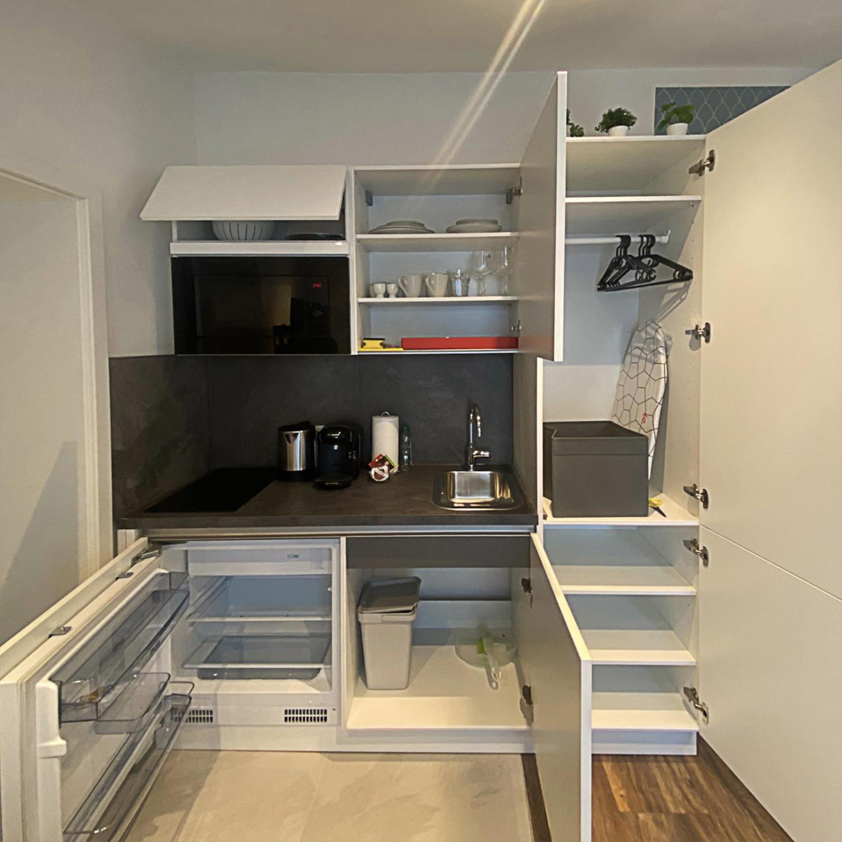 Cozy Apartment with Terrace or Roof Terrace - Photo 3