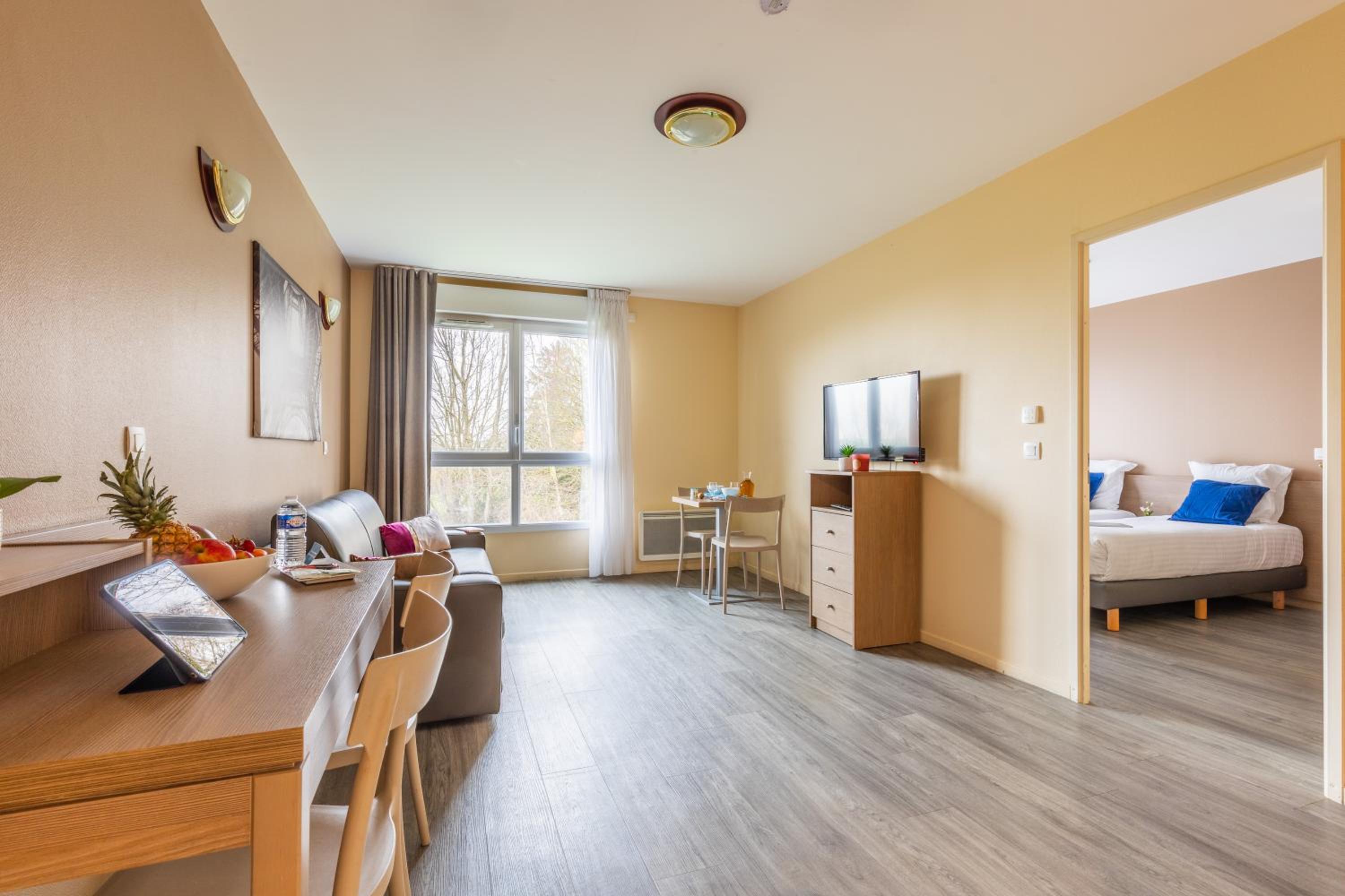 One-Bedroom Apartment - Photo 1