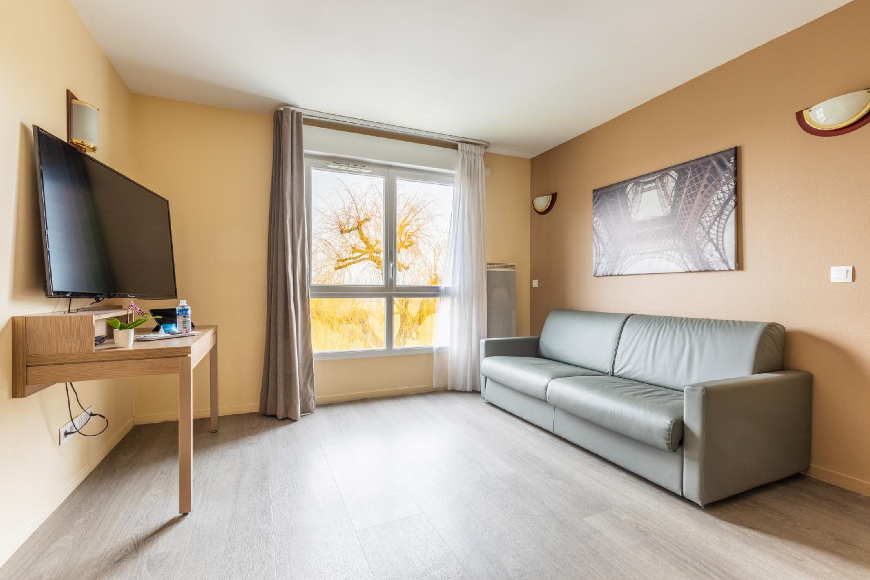 Two-Bedroom Apartment - Photo 3