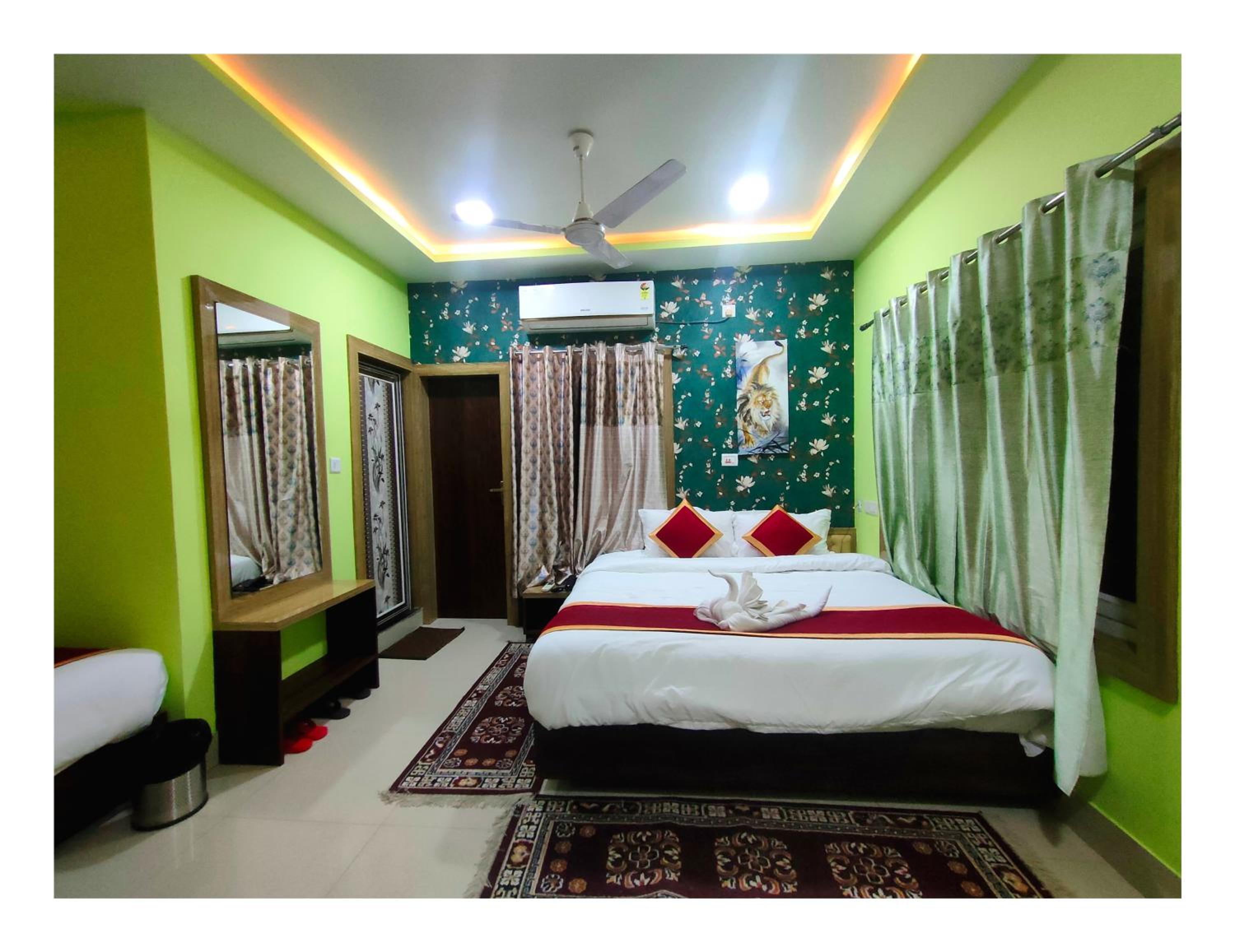 Deluxe Triple Room photo 2