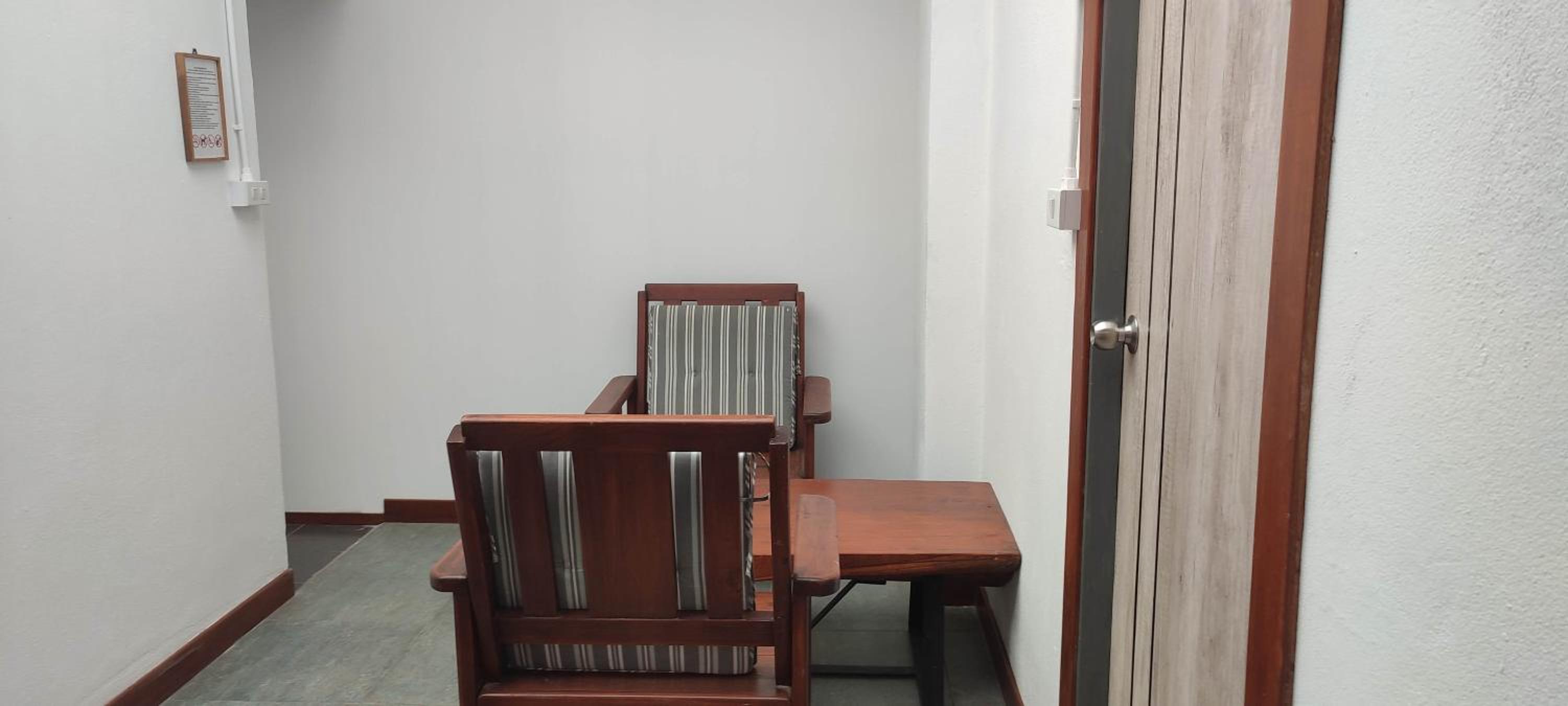 Standard Twin Room - Photo 6