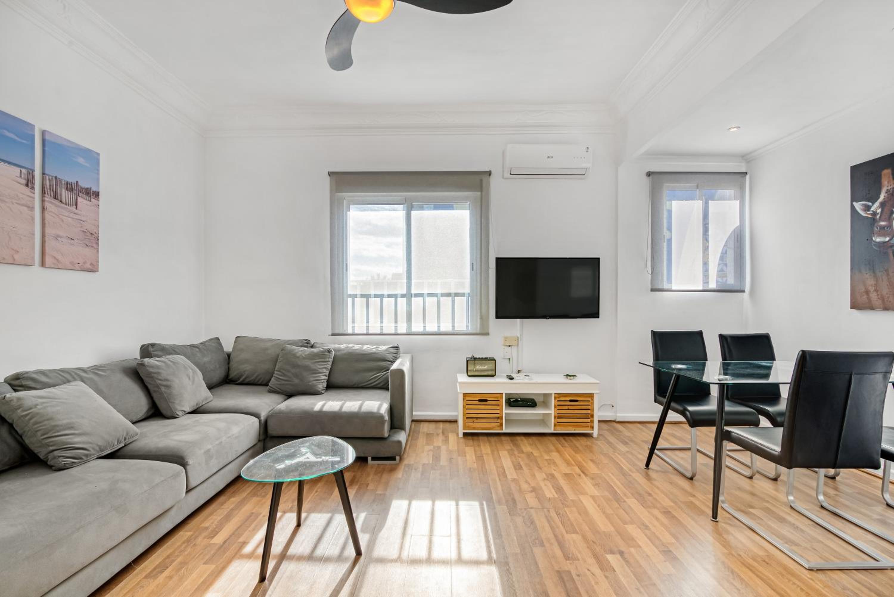 Two-Bedroom Deluxe Apartment with Balcony