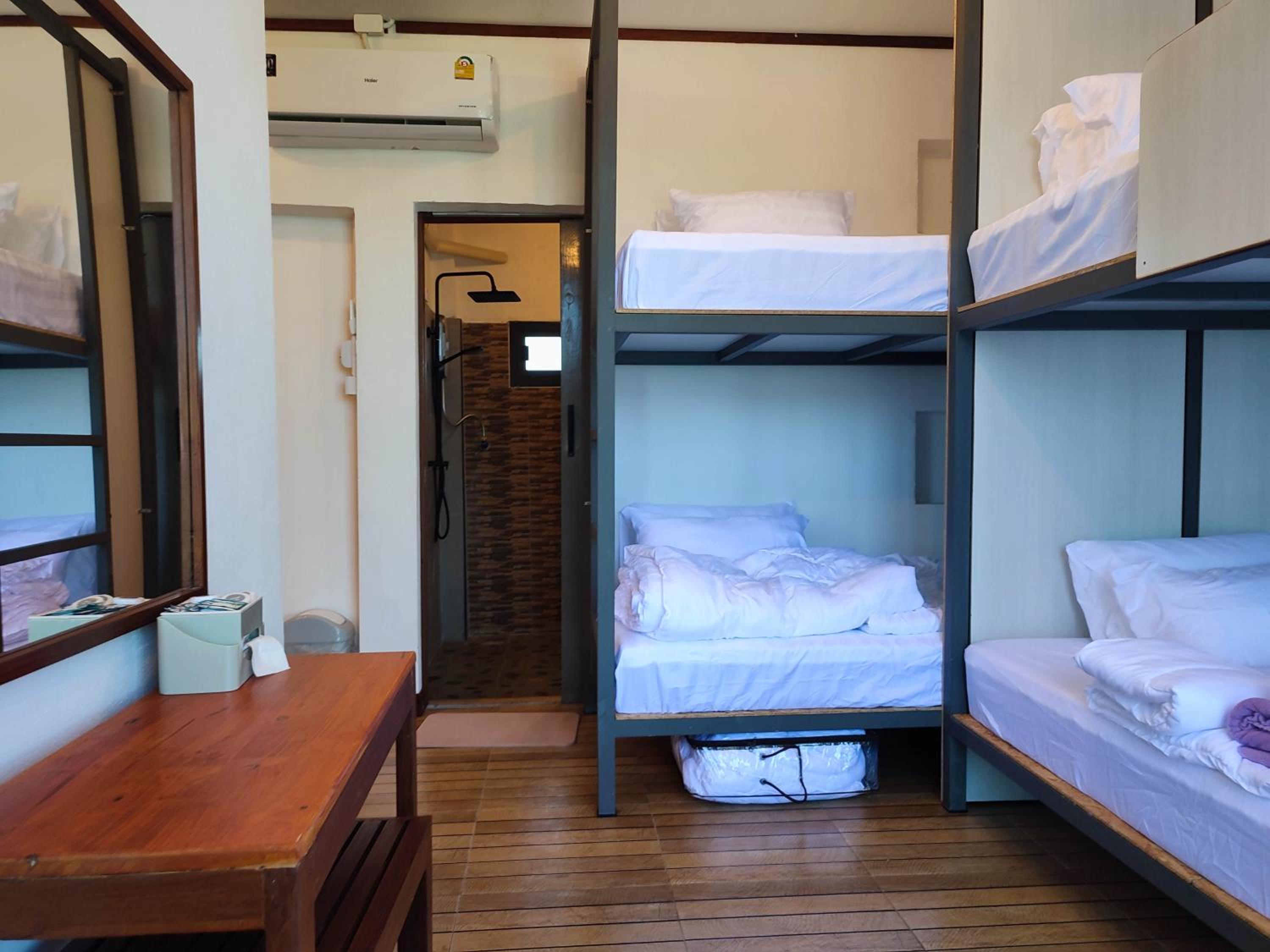 Quadruple Room with Mountain View - Photo 2