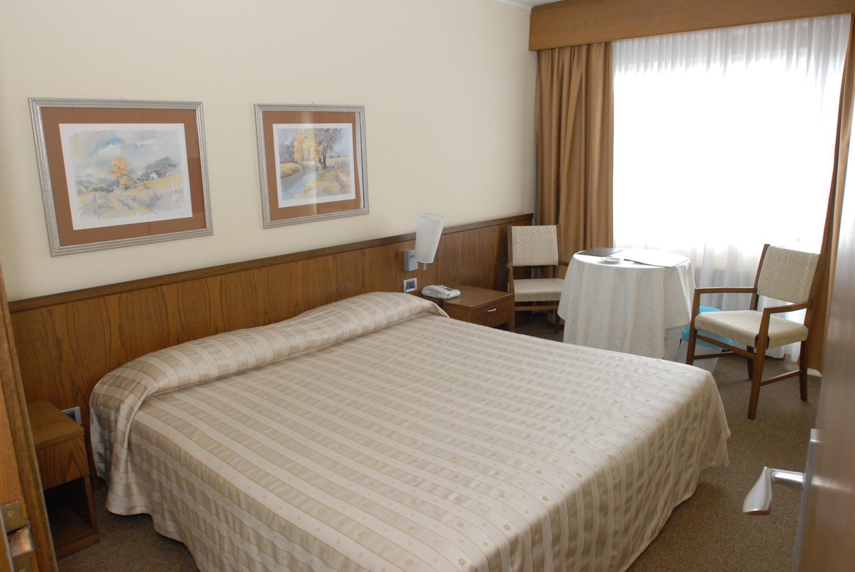 Economy Double or Twin Room - Photo 1