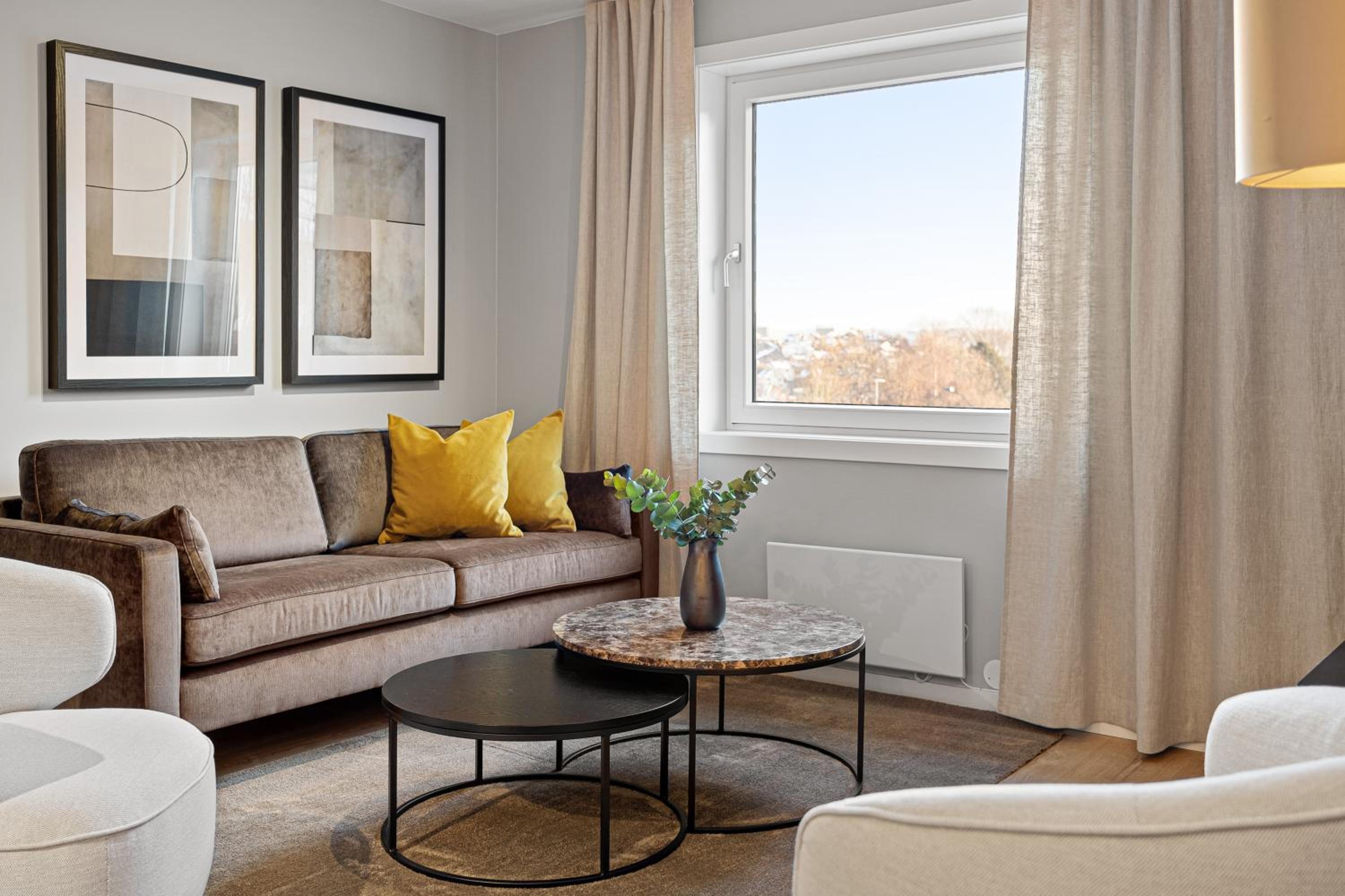 Three-Bedroom Apartment - Photo 3