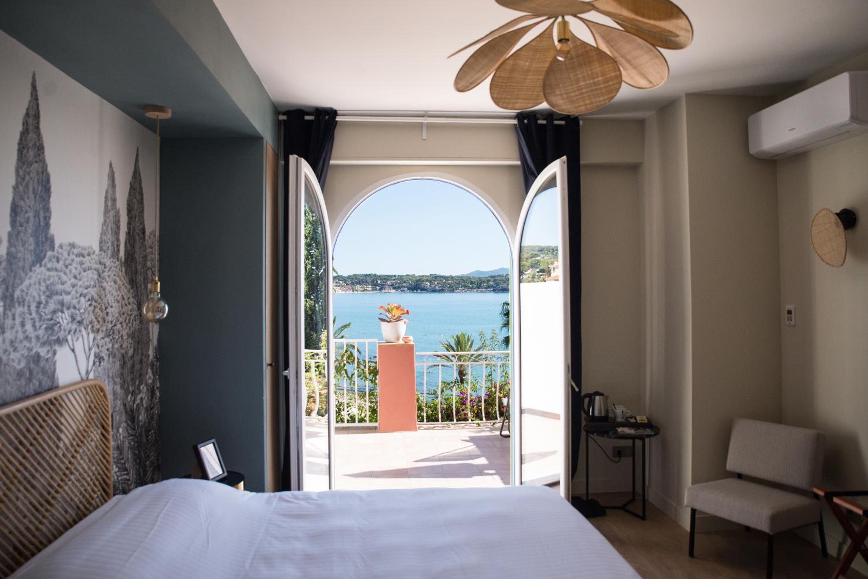 Deluxe Double Room - Photo 5