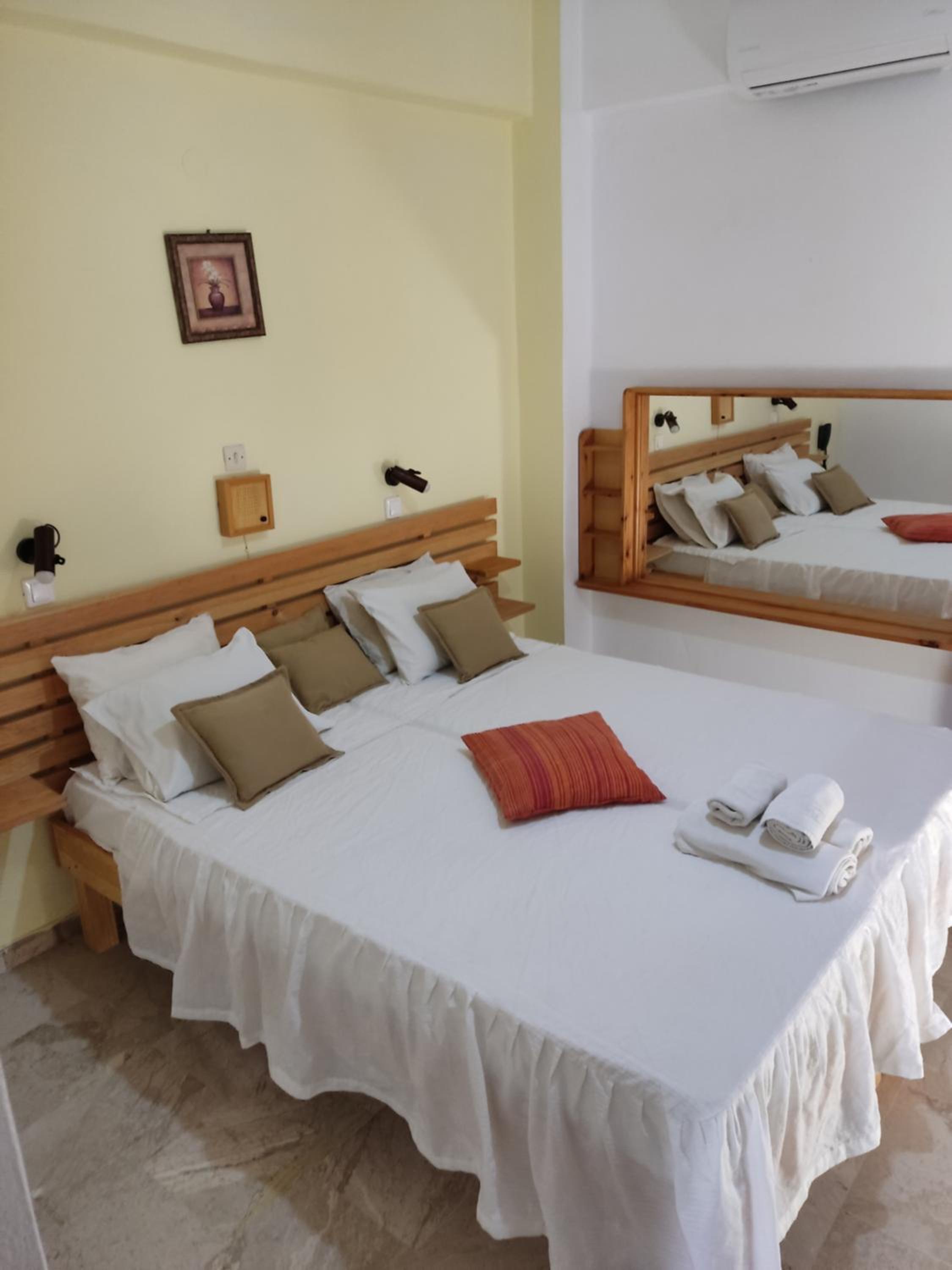 Double or Twin Room with Balcony - Photo 31