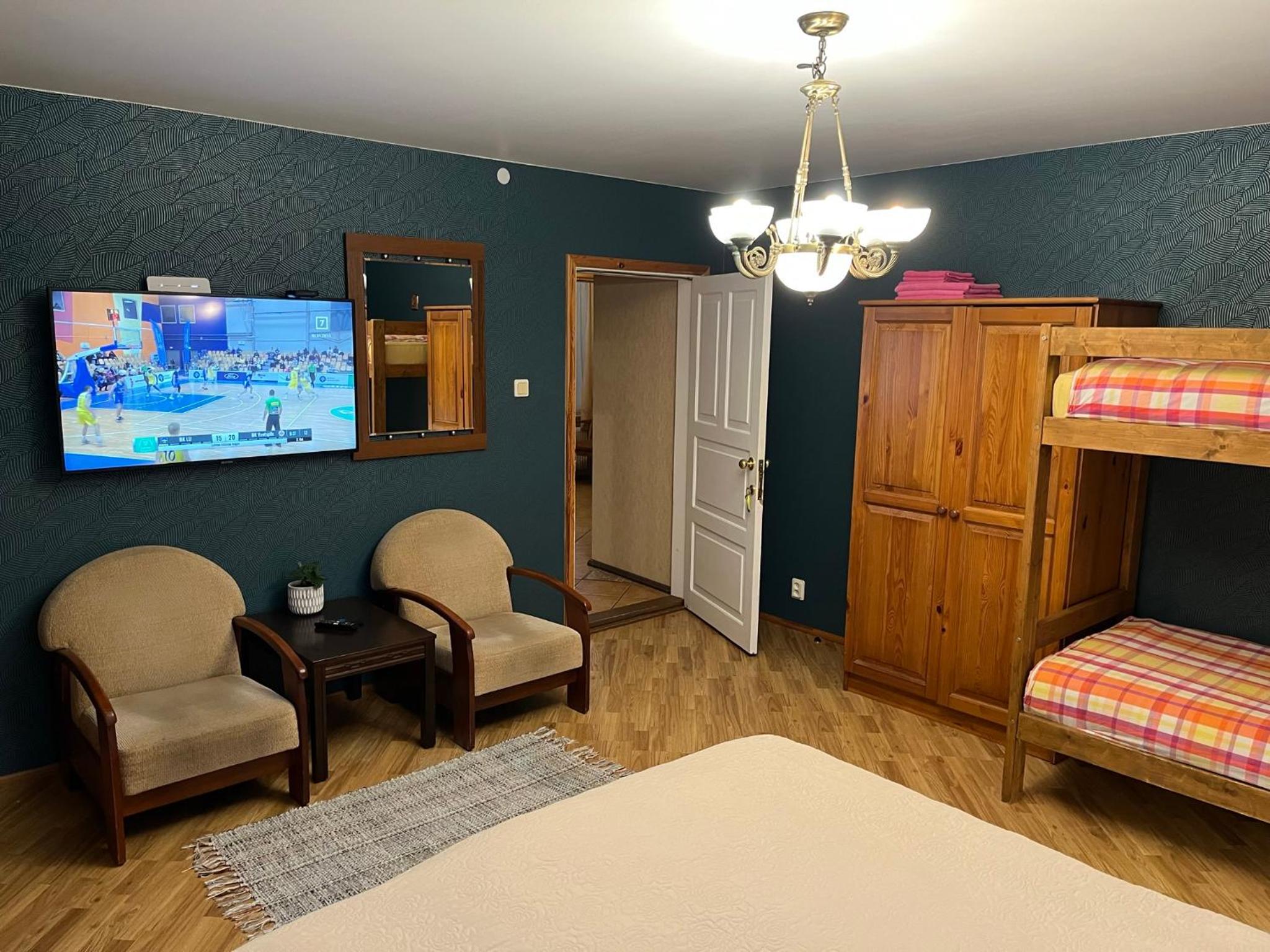 Quadruple Room with Shared Bathroom photo 3
