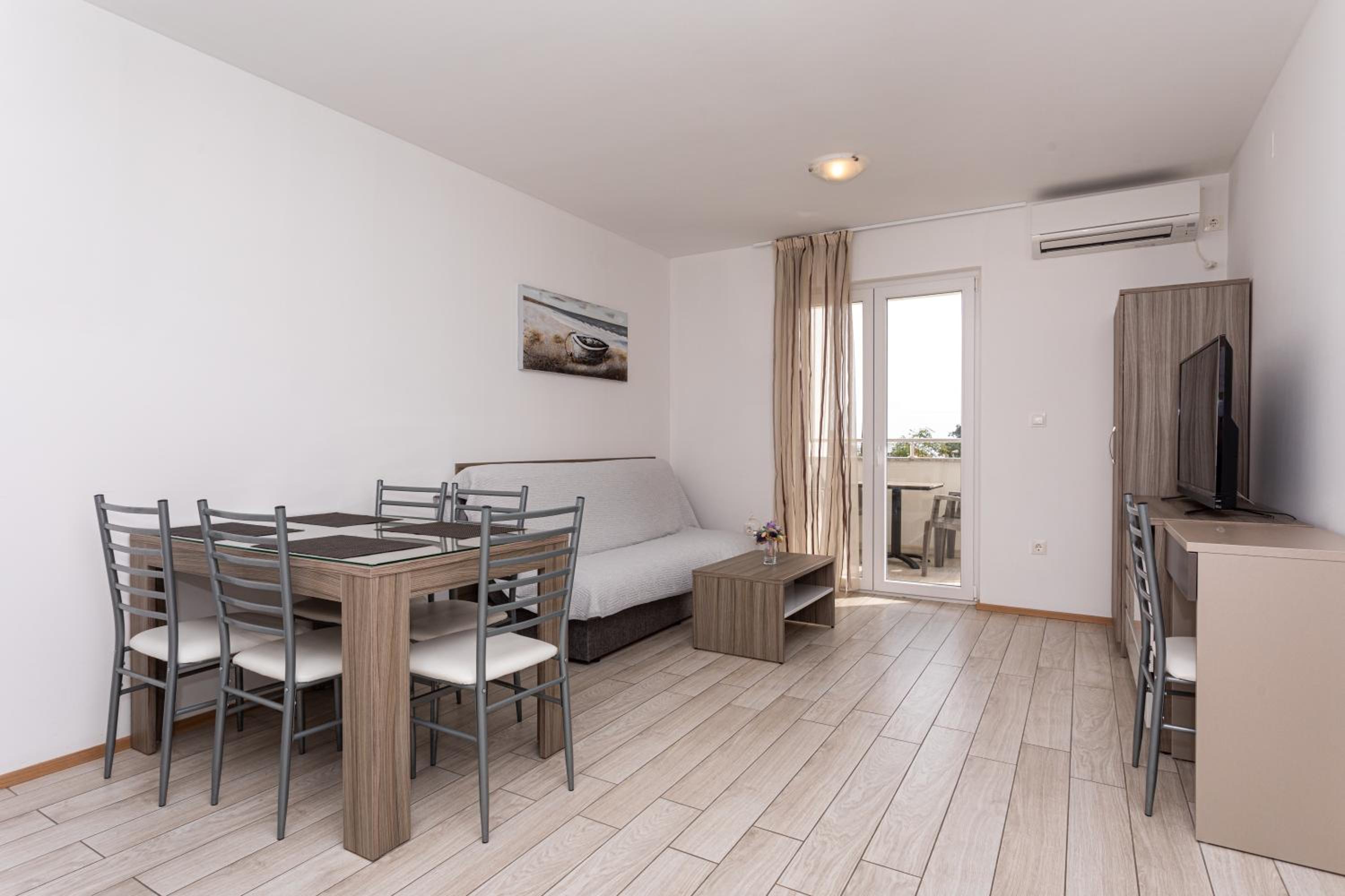 Apartment with Terrace photo 2
