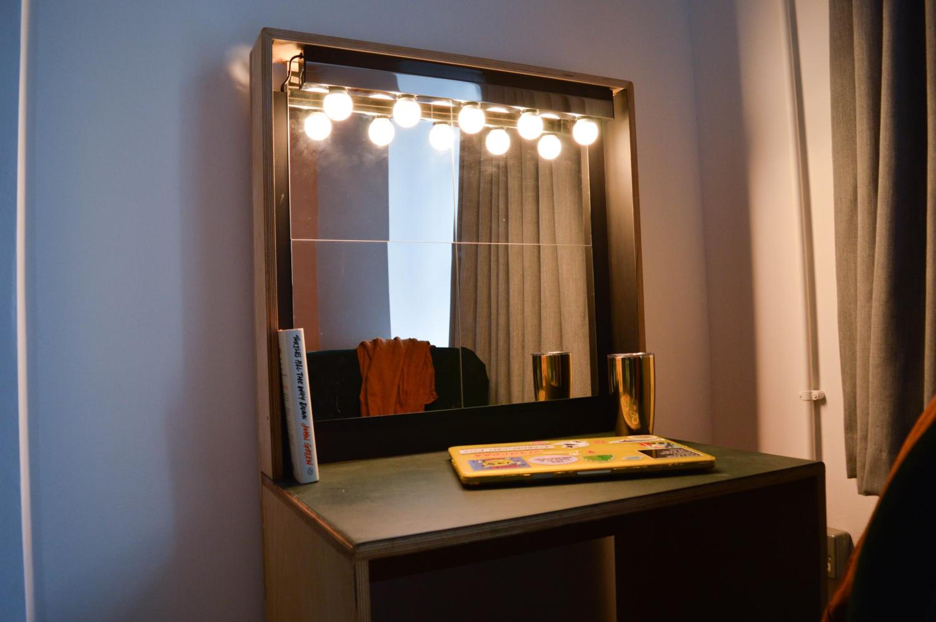 Single Room with Shared Bathroom photo 3