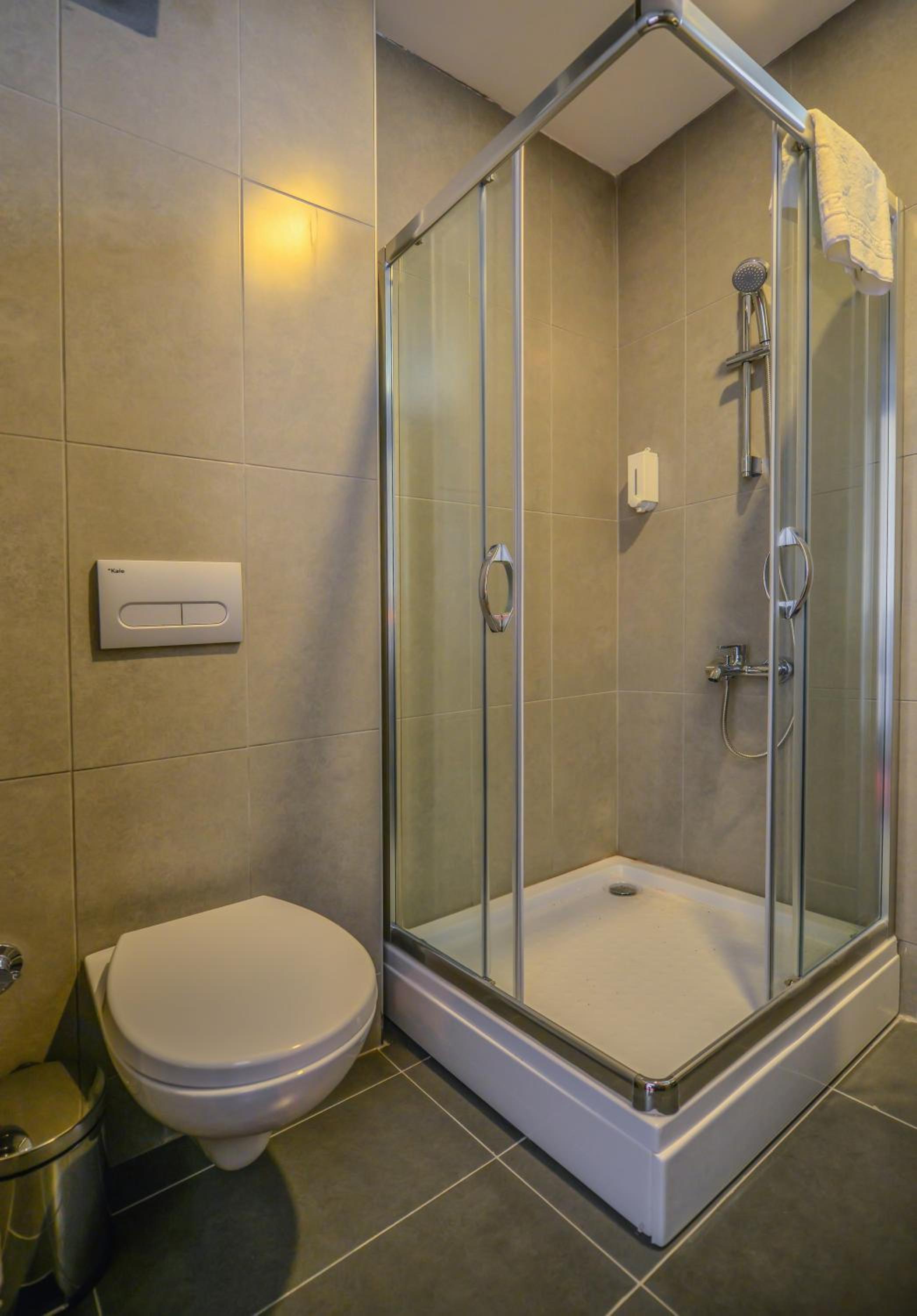 Budget Double Room photo 3