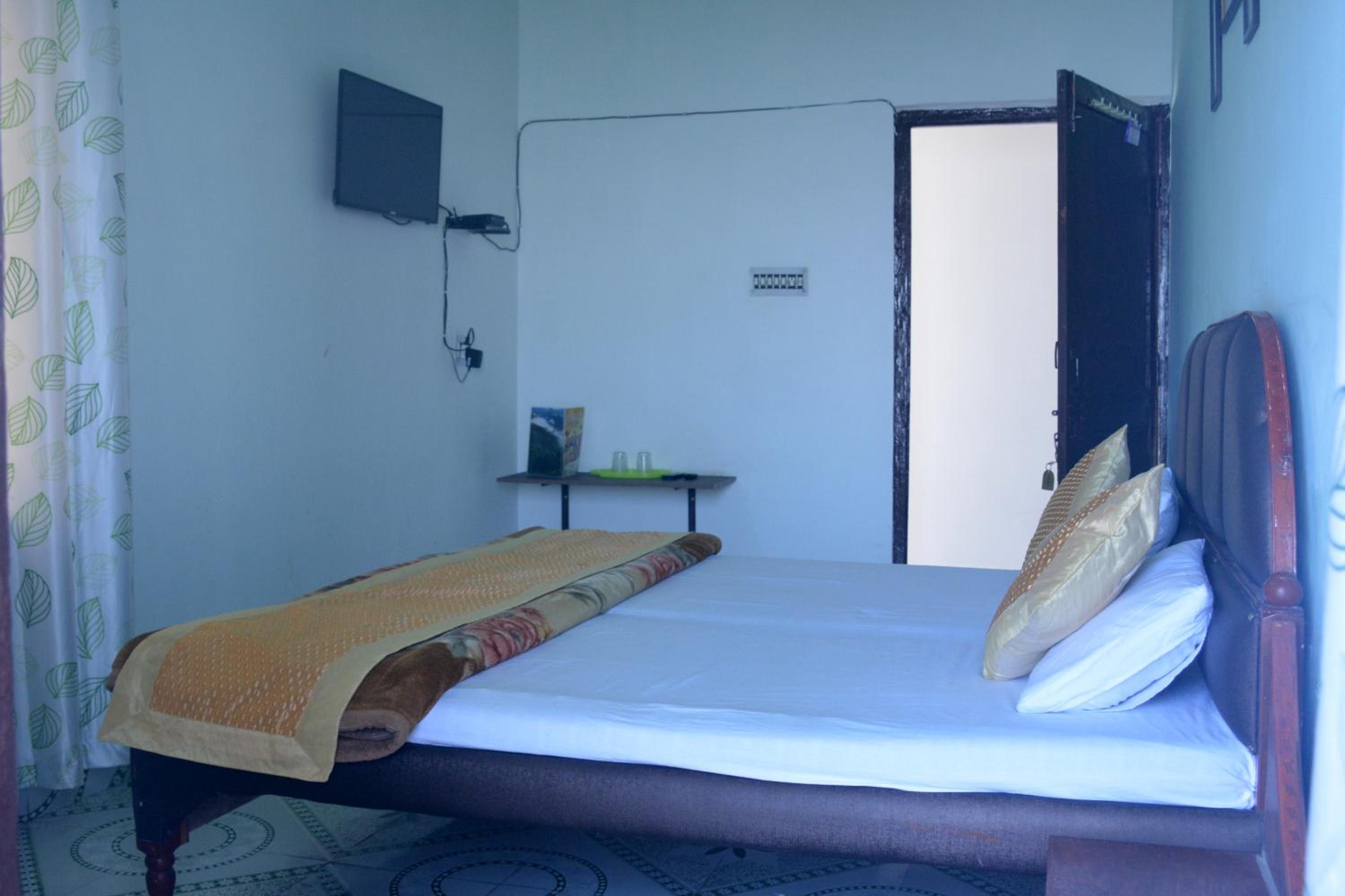 Standard King Room - Photo 3