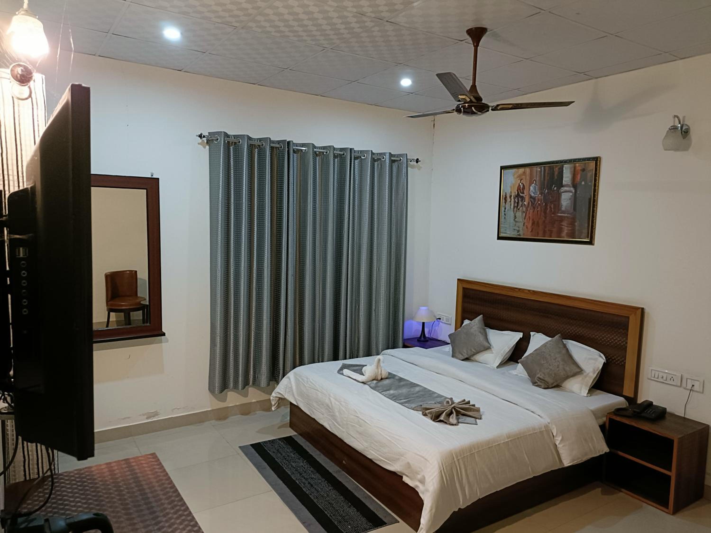 King Room with Mountain View - Photo 1