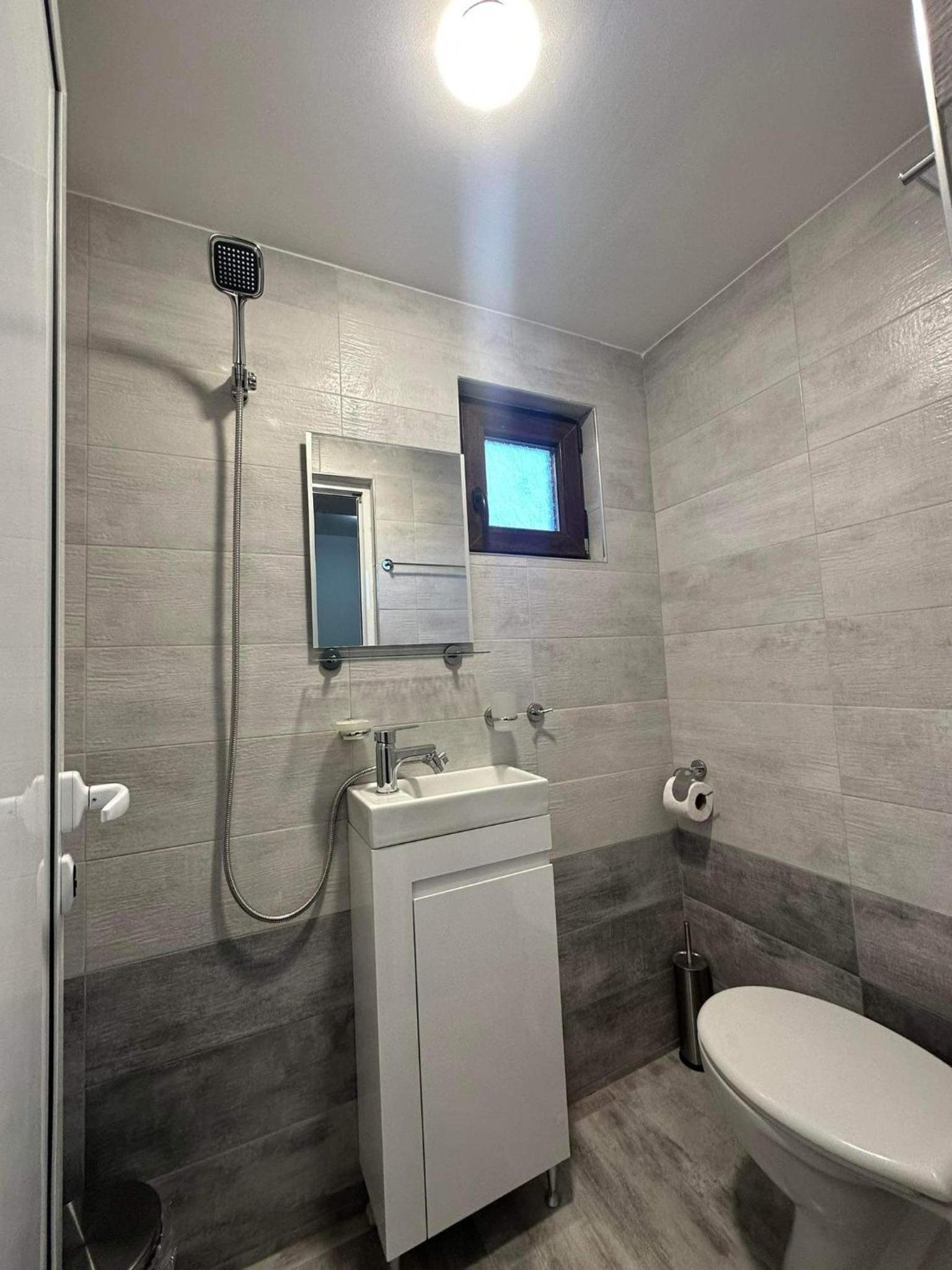 Three-Bedroom Villa - Photo 6