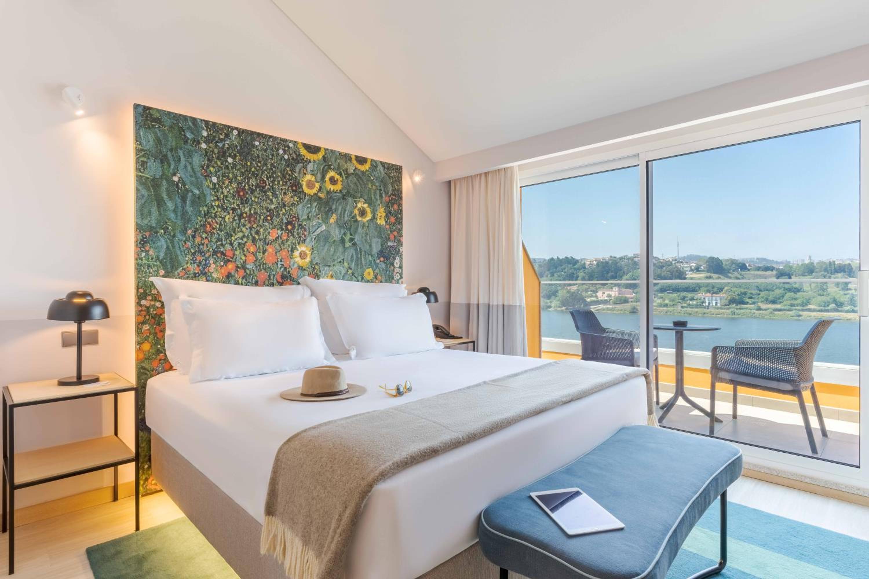 Junior Suite (2 Adults + 1 Child) - Photo 1