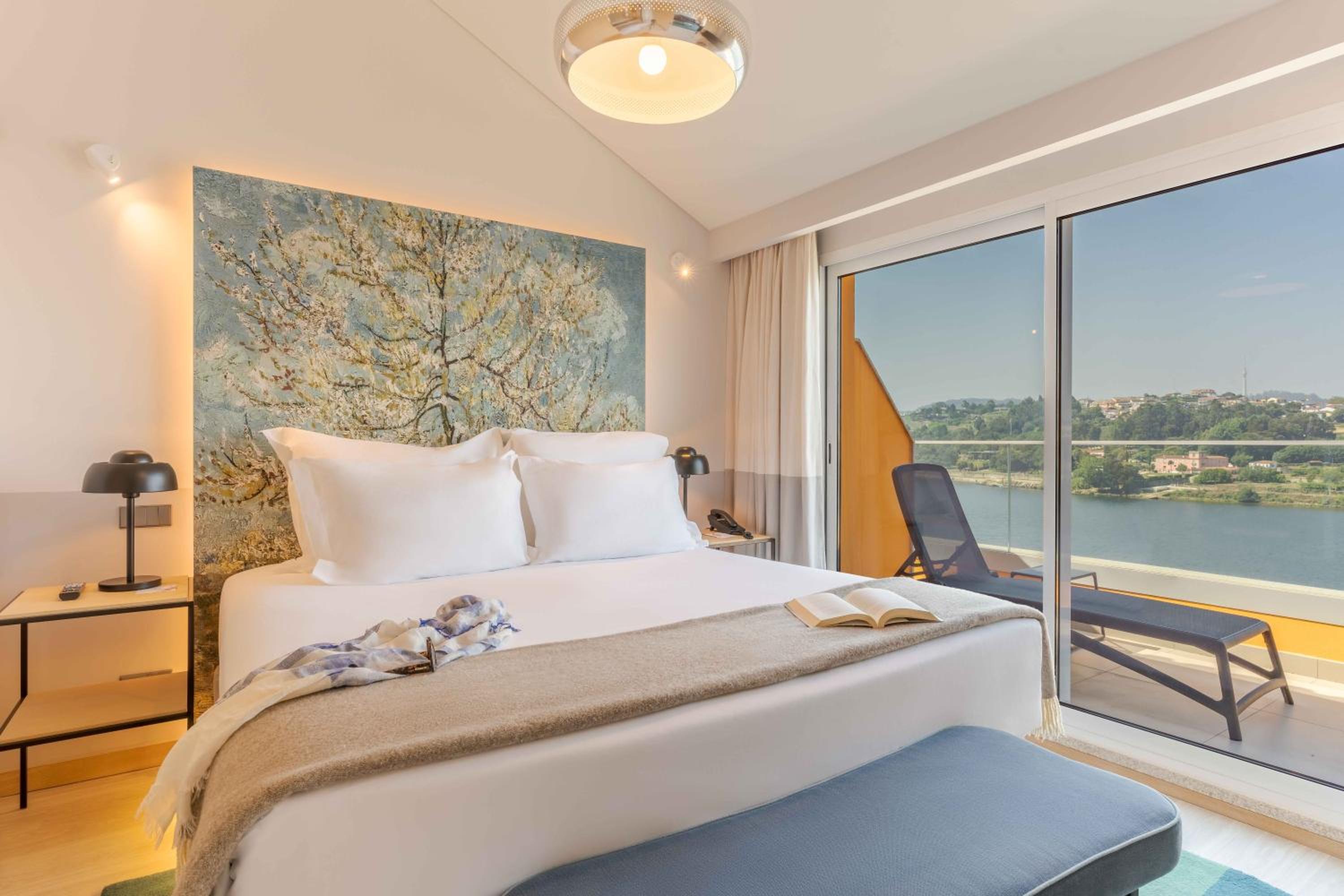 Suite with Extra Bed - Photo 8